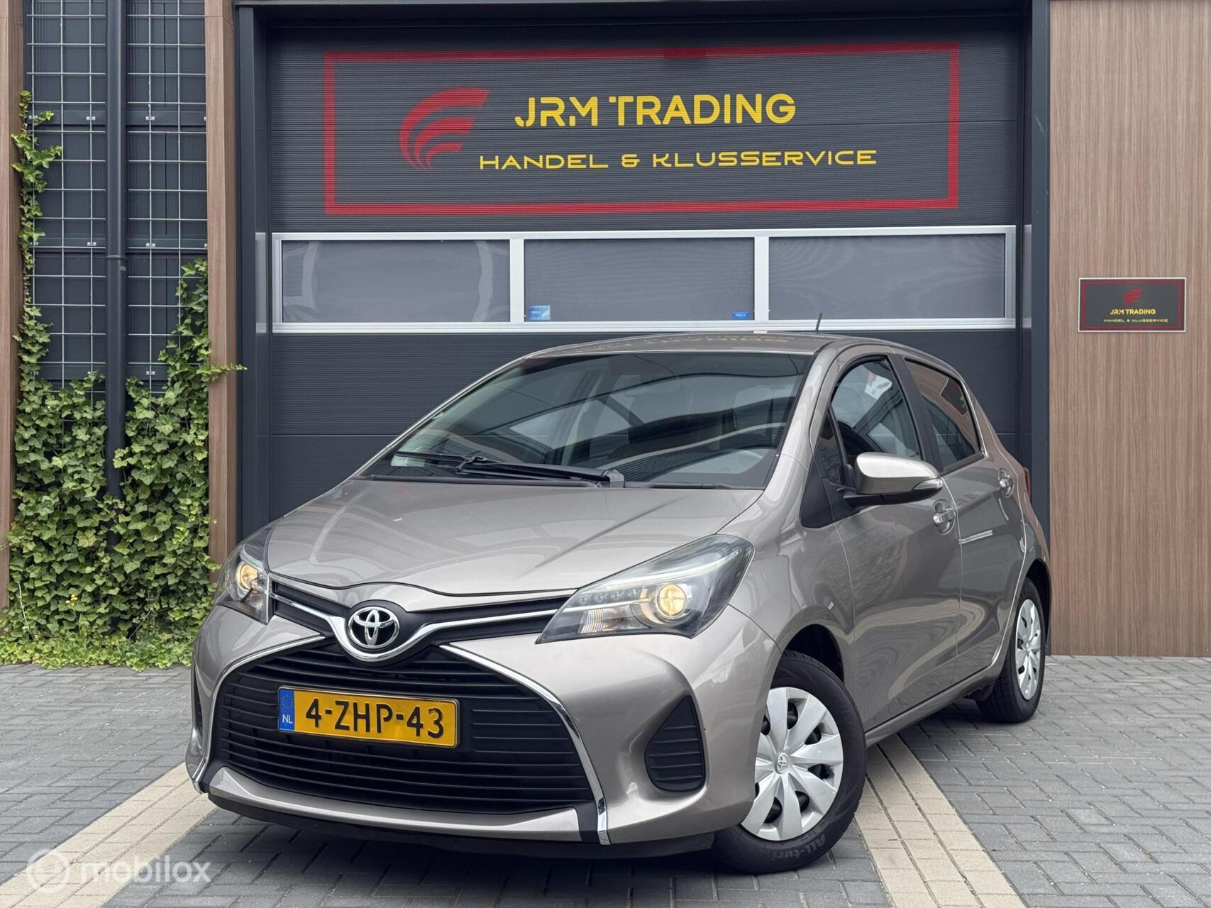 Toyota Toyota Yaris 1.0 VVT-i Aspiration achterruit camera trekhaak 2015 - voorkant