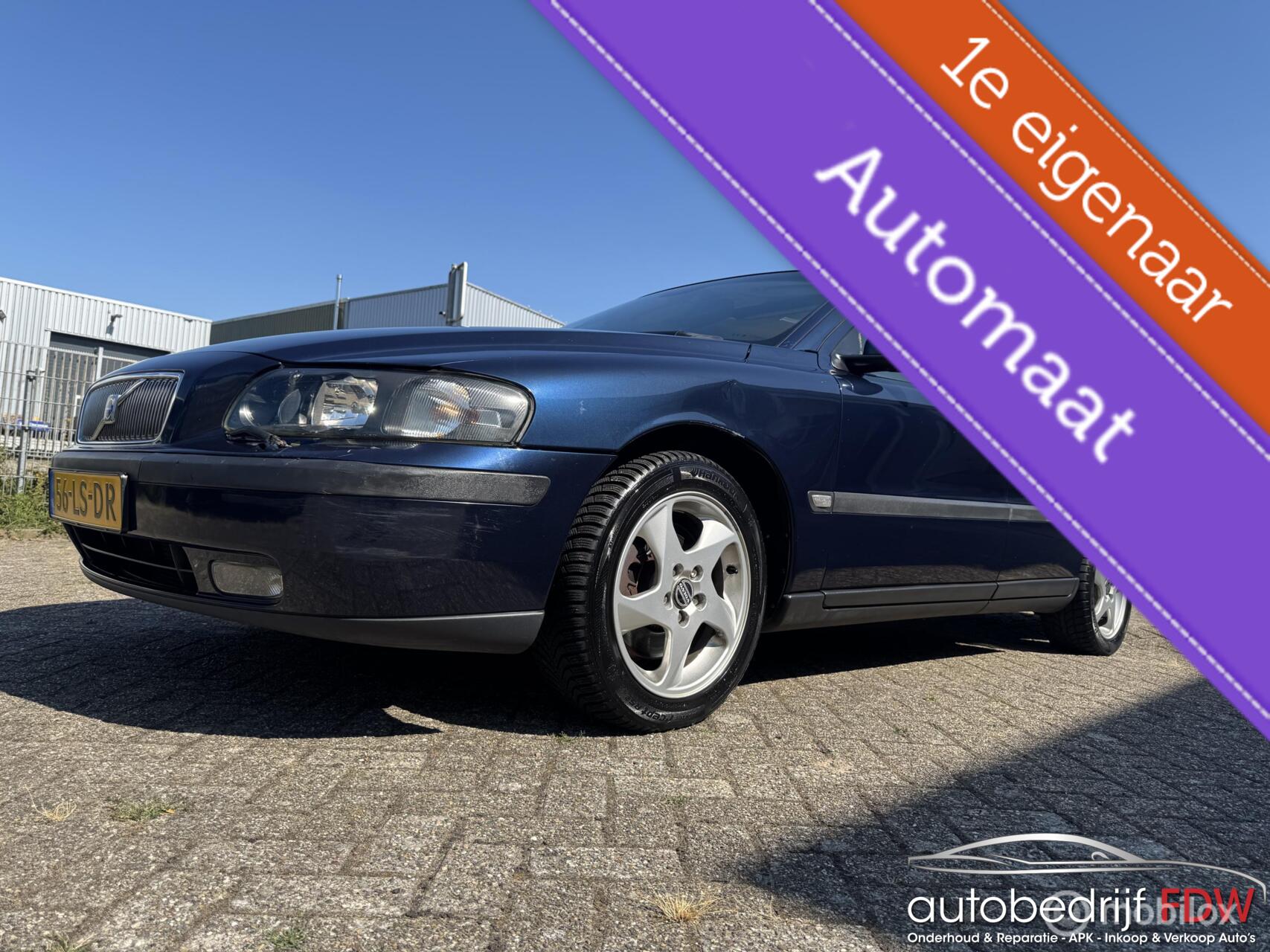 Volvo V70 2.5 T /NAP/AIRCO/PARK SENSOR/PANO-DAK/TREKHAAK/ 2003 - voorkant