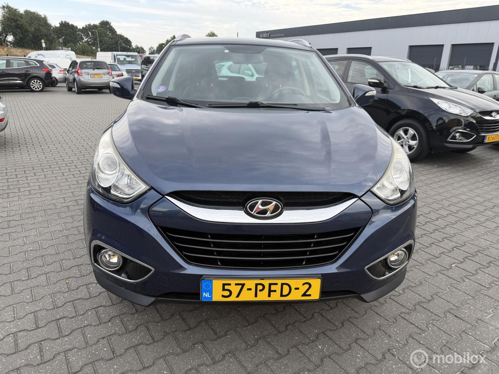 Hyundai Ix35 2.0i Dynamic clima half leer trek haak 2011 - voorkant
