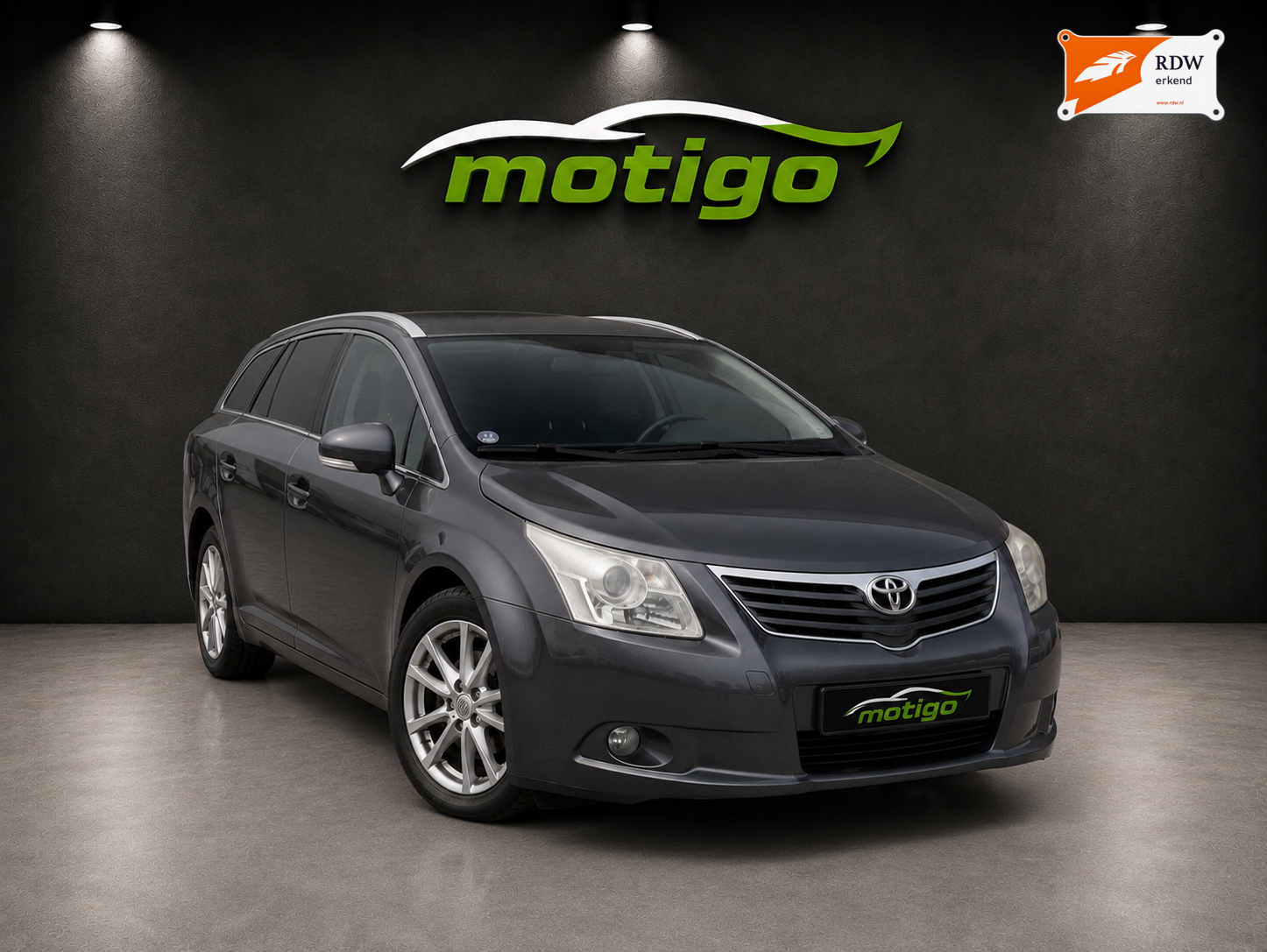 Toyota Toyota Avensis 1.8 VVTi Business 2011 - voorkant