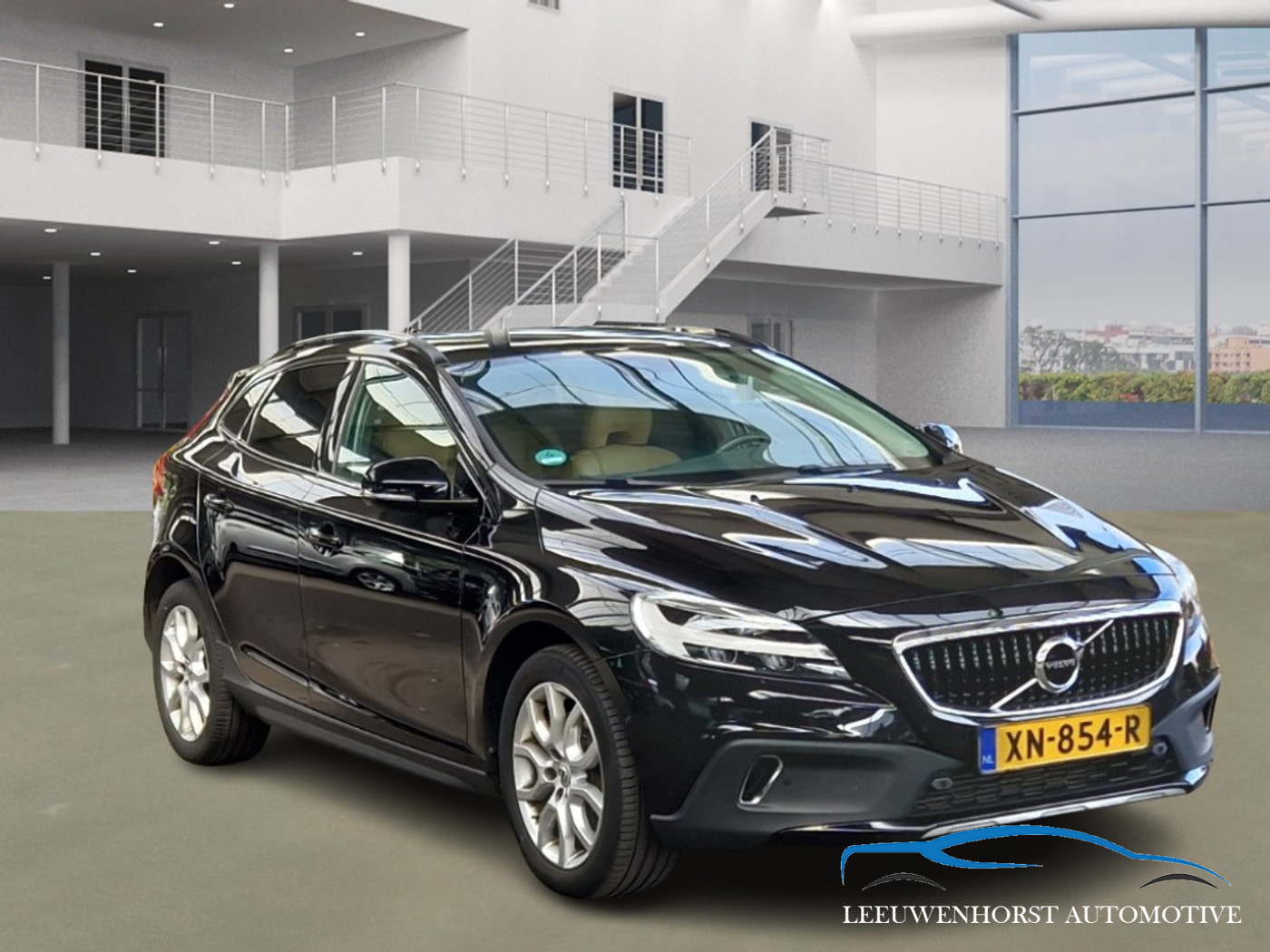 Volvo V40 Cross Country 1.5 T3 Polar+ Luxury, AUTOMAAT, 2019 - voorkant