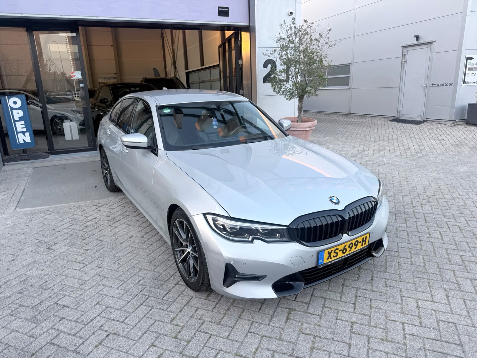 Foto van BMW 330i