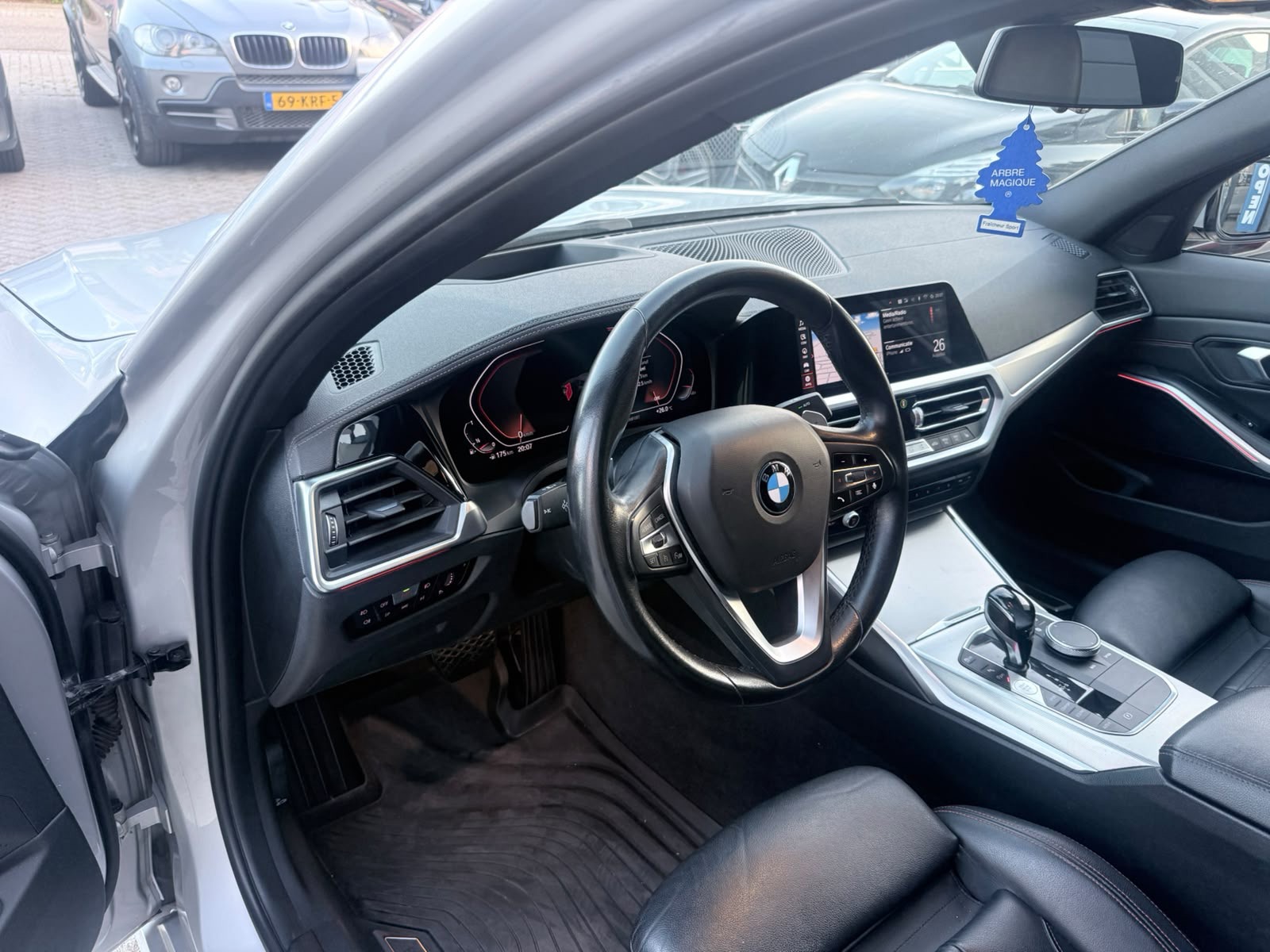 Foto van BMW 330i