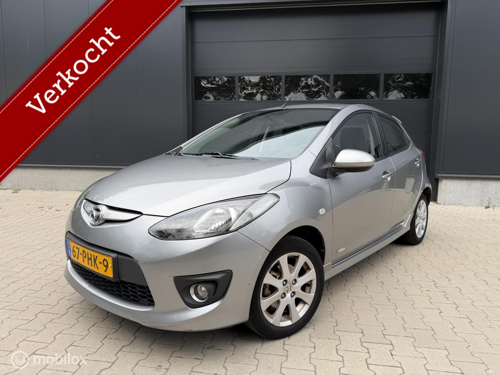 Mazda Mazda 2 1.3 GT-M Line NW APK I Airco I NAP I Trekhaak 2011 - voorkant