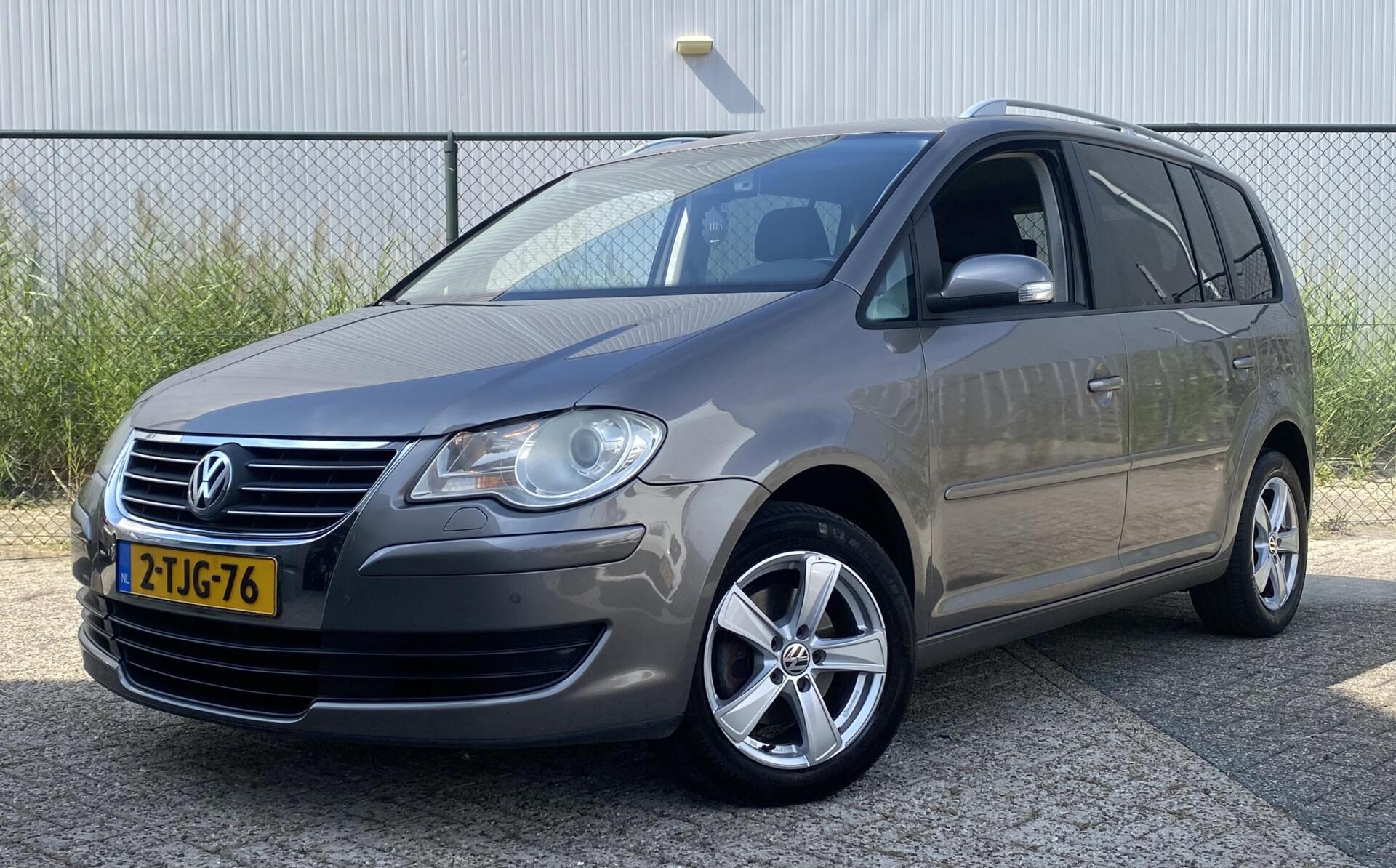 Volkswagen Touran 1.4 TSI Highline |AUTOMAAT| Trekhaak | Navi | Cima | 2 x PDC | 2009 - voorkant