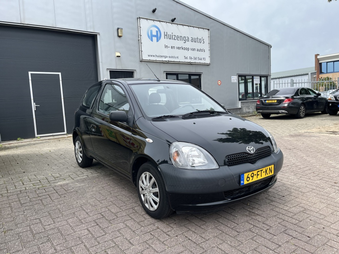 Toyota Toyota Yaris 1.0-16V VVT-i Terra| MET NIEUWE APK! 2000 - voorkant