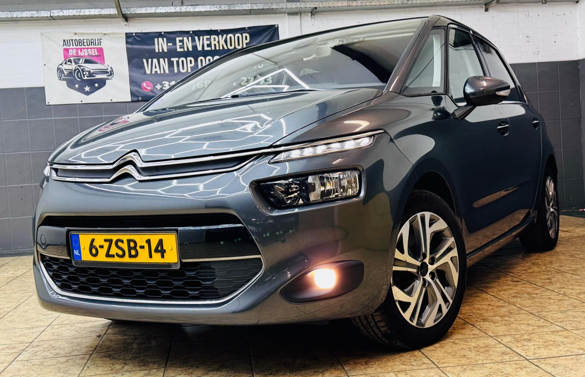 Citroen C4 Picasso 1.2 P-Tech Intensive/1STE EIG/TOP STAAT/ 2015 - voorkant
