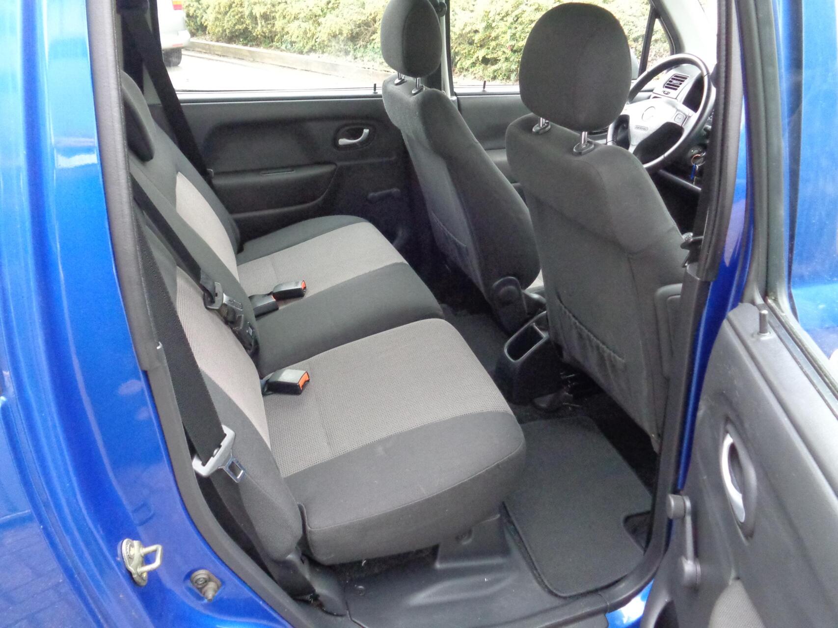 Foto van Opel Agila