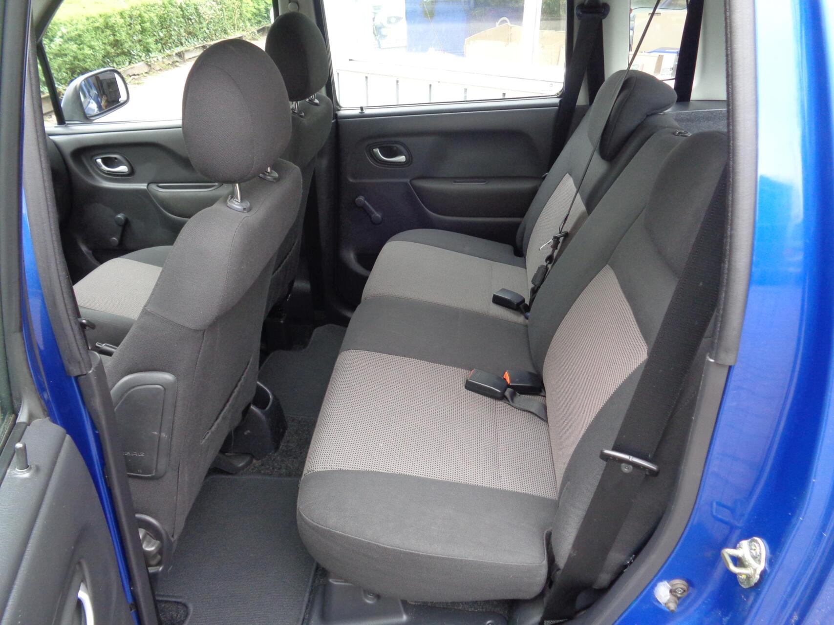 Foto van Opel Agila