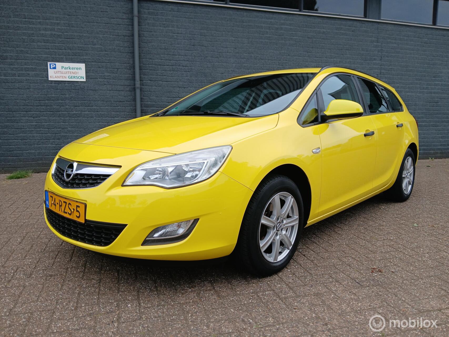 Opel Astra Sports Tourer 1.4 Edition Apk 06-'26 2011 - voorkant