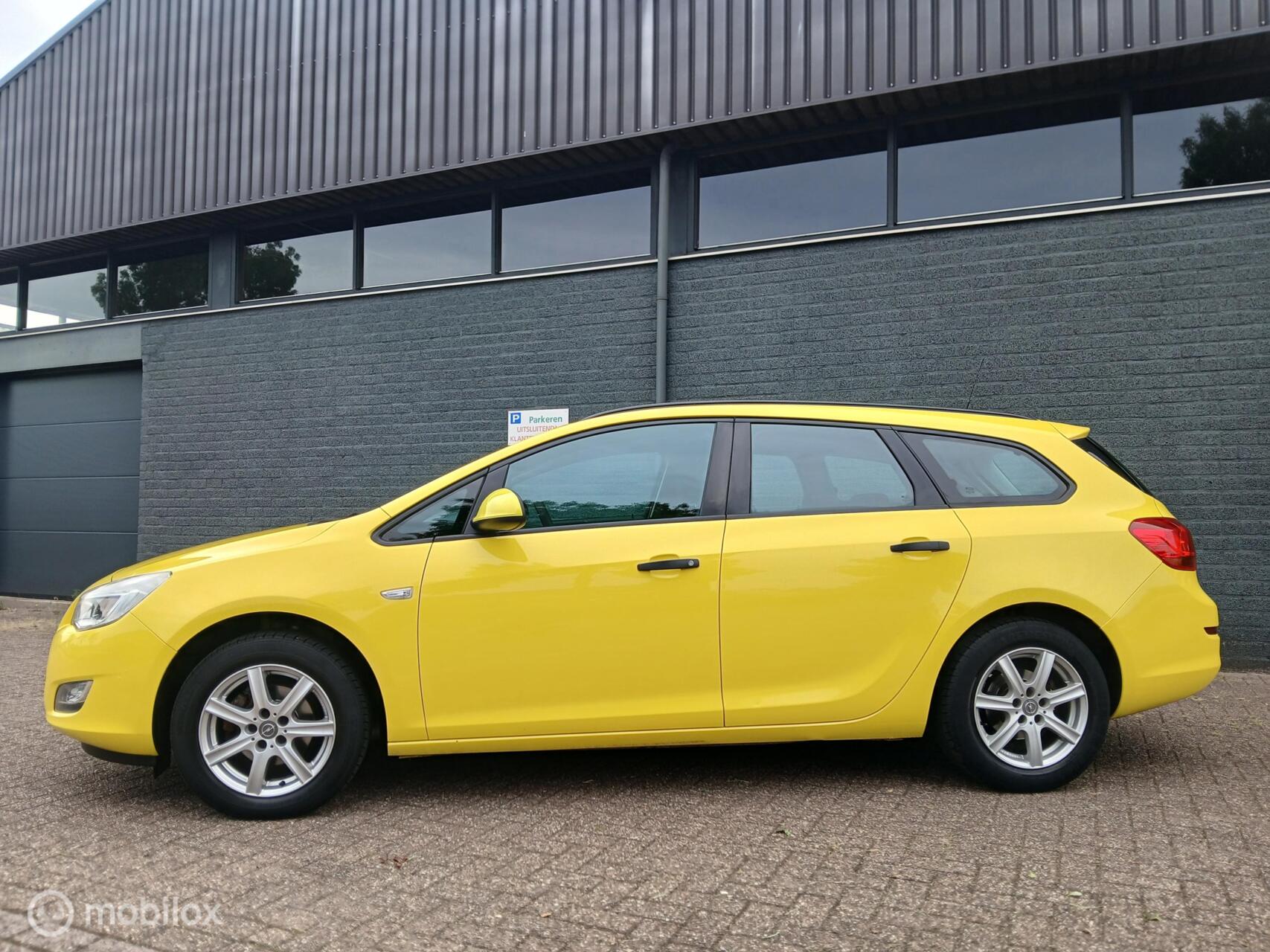 Foto van Opel Astra Sports Tourer