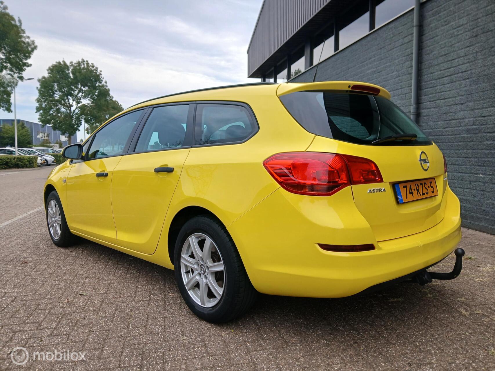 Foto van Opel Astra Sports Tourer