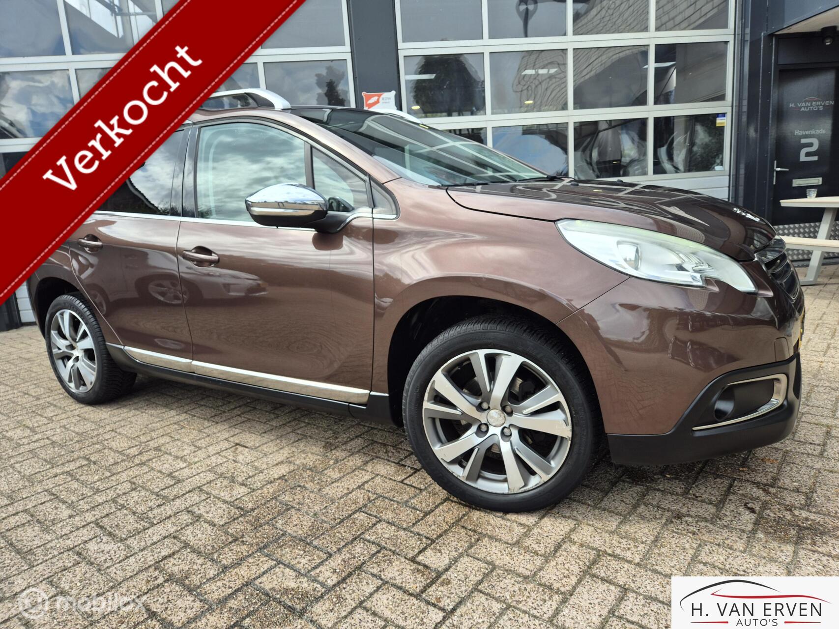 Peugeot 2008 1.6 VTi Féline PANORAMADAK HALF LEDER 17" NAP 2013 - voorkant