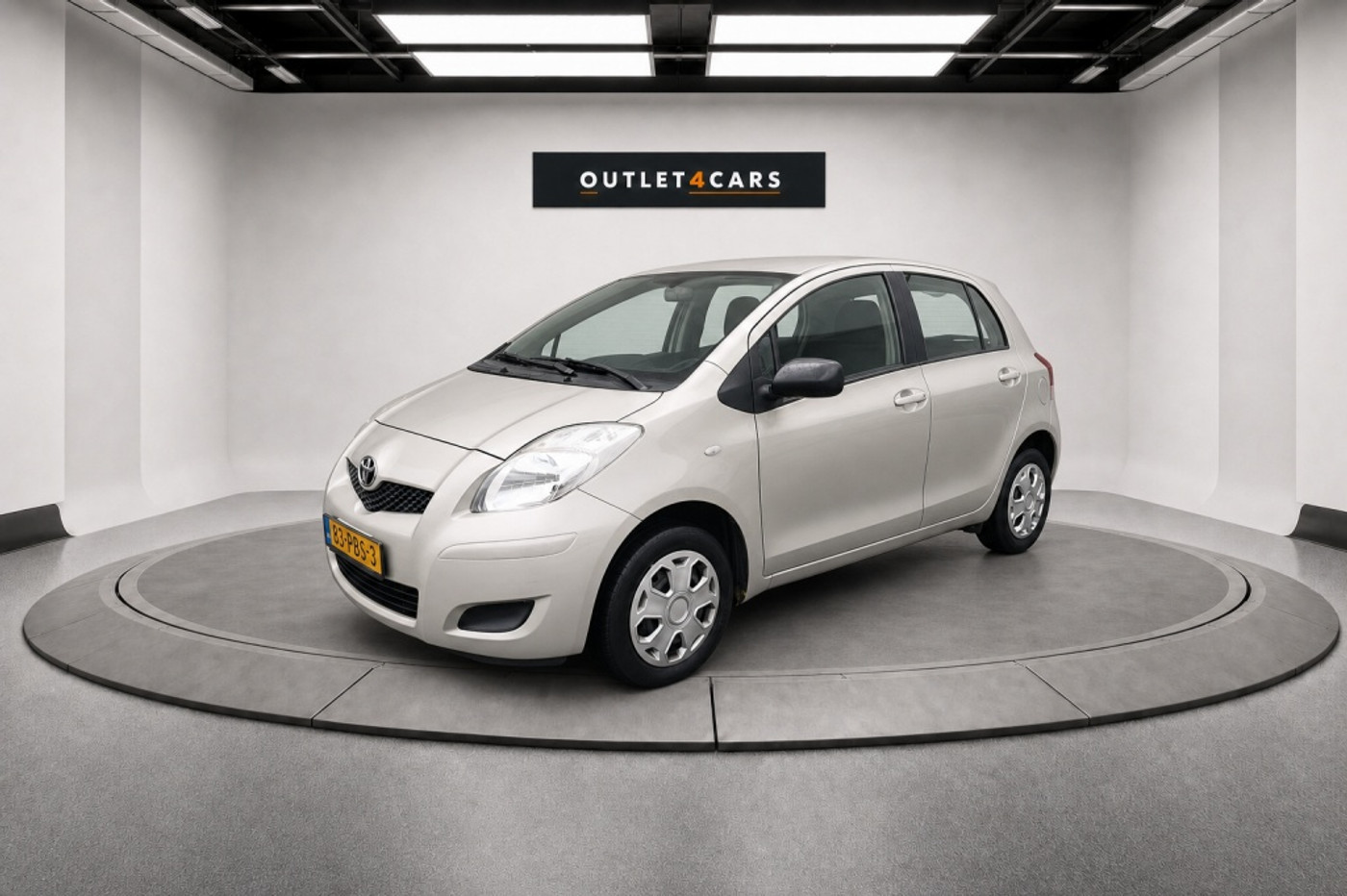 Toyota Toyota Yaris 1.0 VVTi Acces 2011 - voorkant