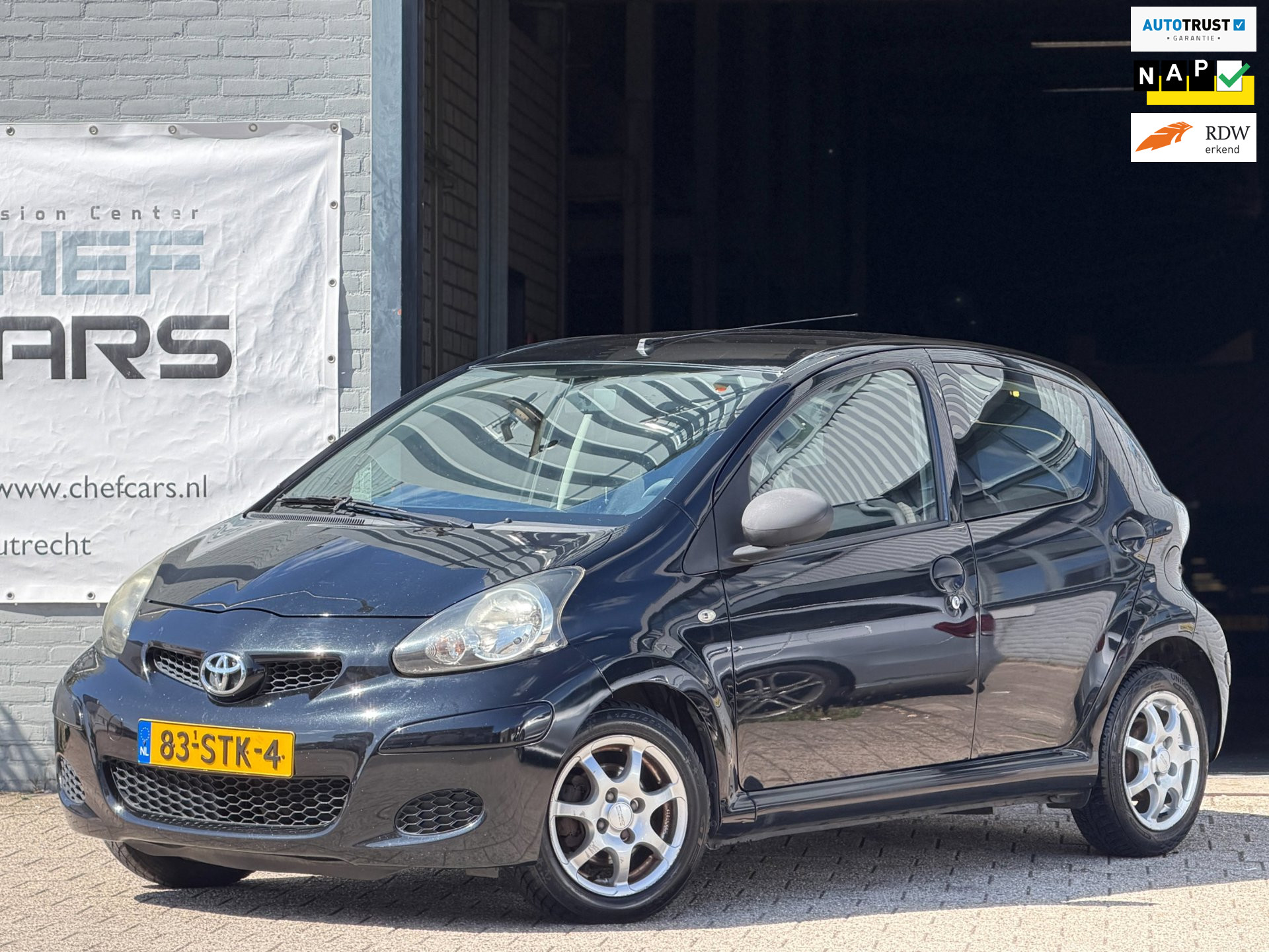 Toyota Toyota Aygo 1.0|NAP|AIRCO|NIEUWEAPK|5DEURS|2EIGENAAR|NWEAPK! 2011 - voorkant