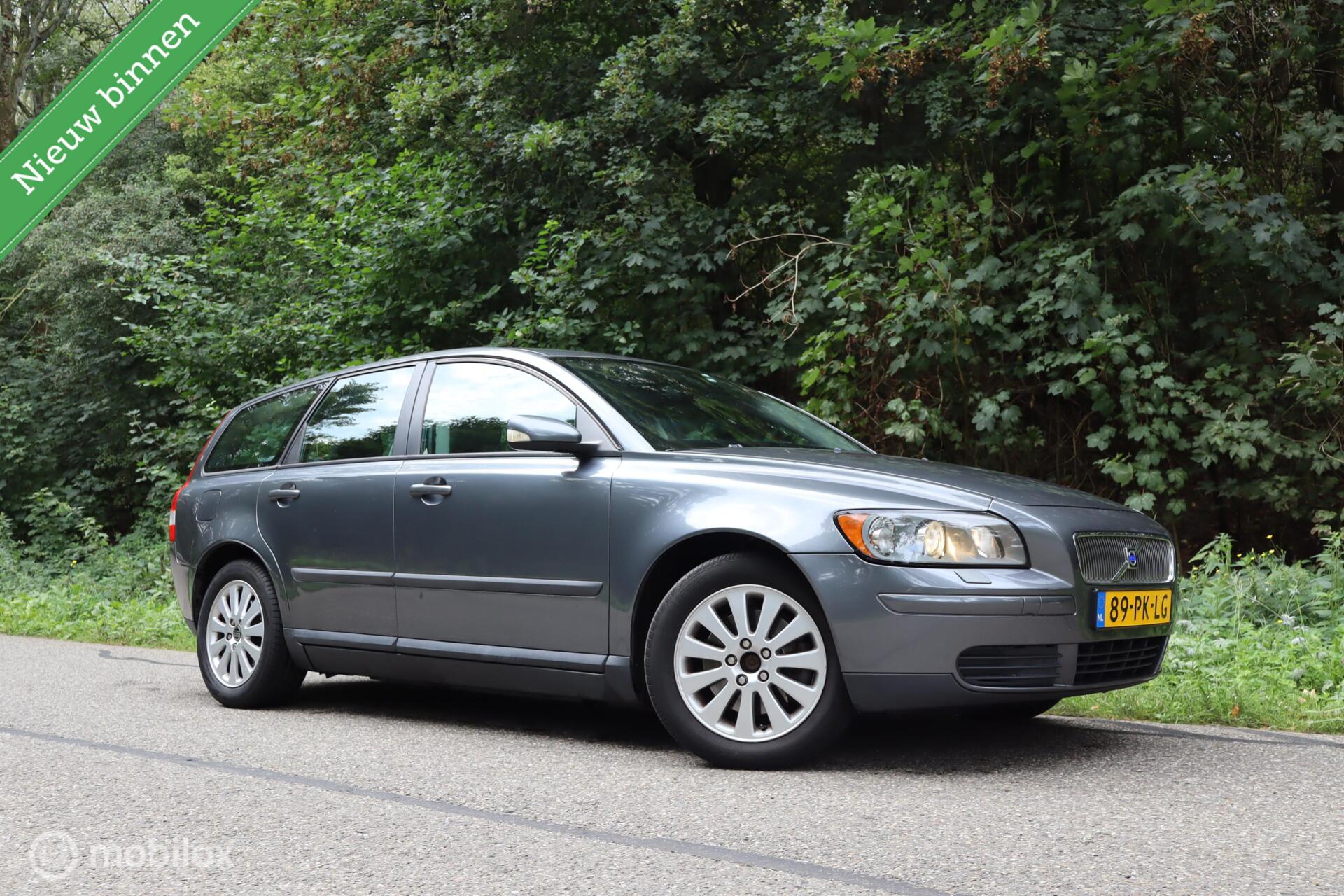 Volvo V50 2.4 Elan | Airco | Cruise Control | ESP | AUTOMAAT 2004 - voorkant