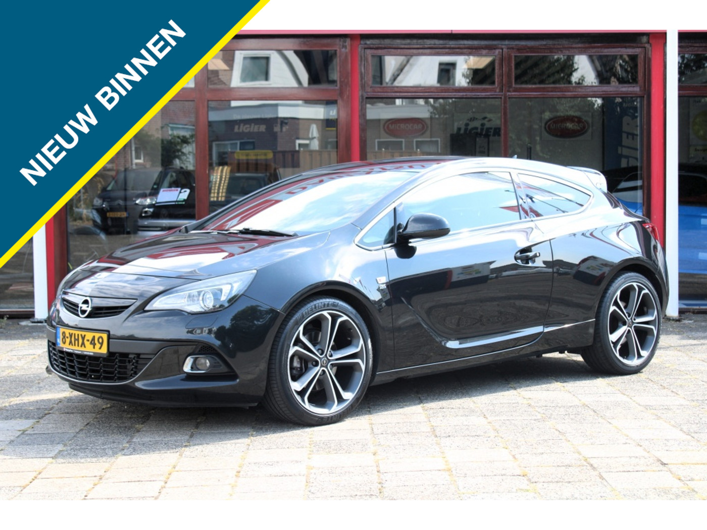 Opel Astra GTC 1.4 Turbo Sport 2014 - voorkant