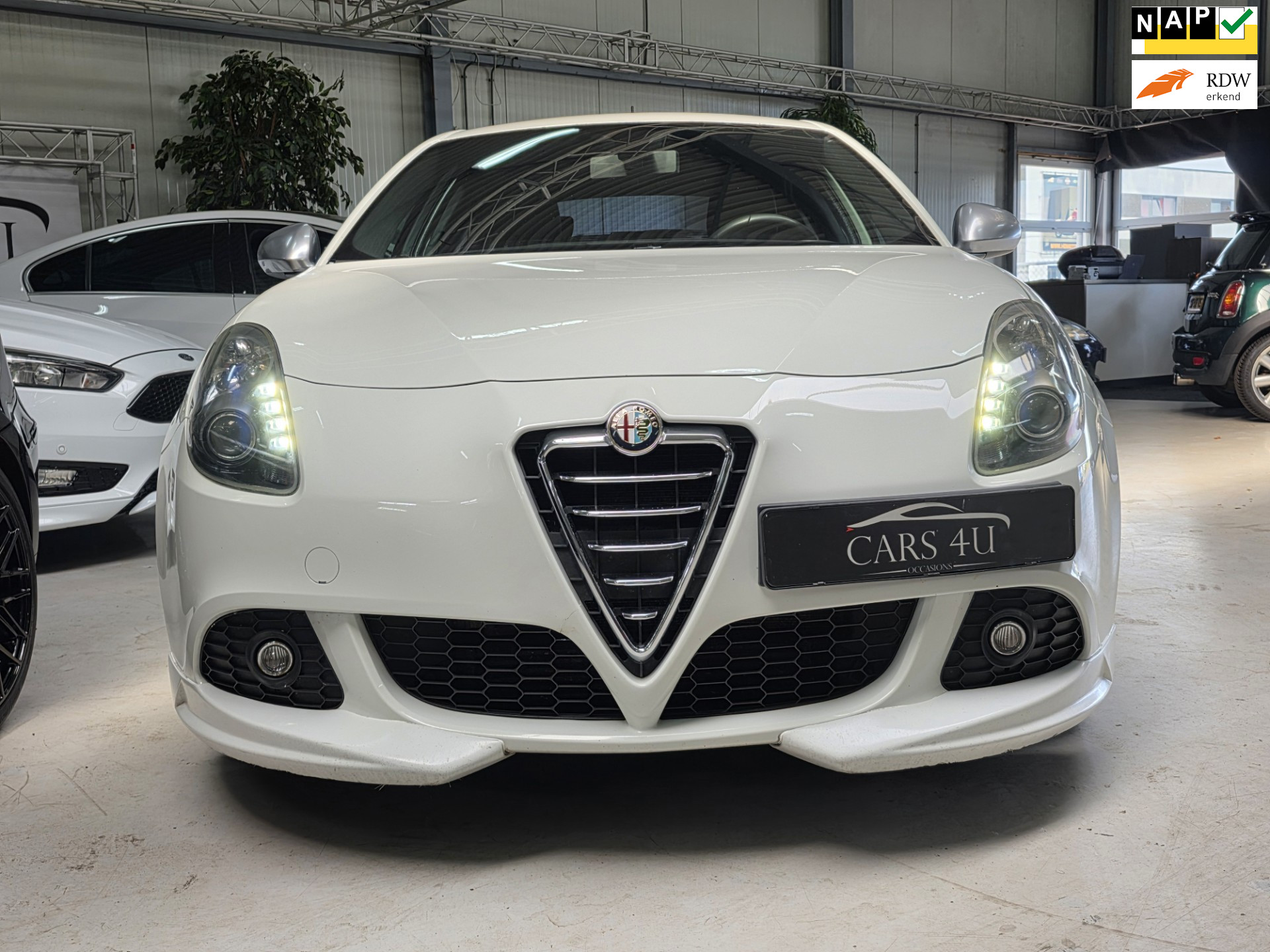 Alfa Romeo Alfa Giulietta 1.4 T Distinctive half leer 2010 - voorkant