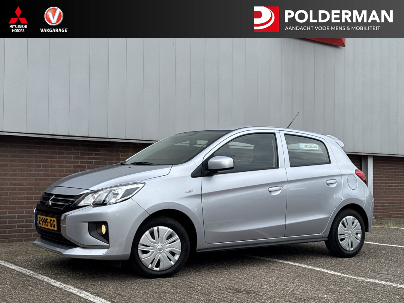 Mitsubishi Mitsubishi Space Star 1.2 Connect+ 2024 - voorkant