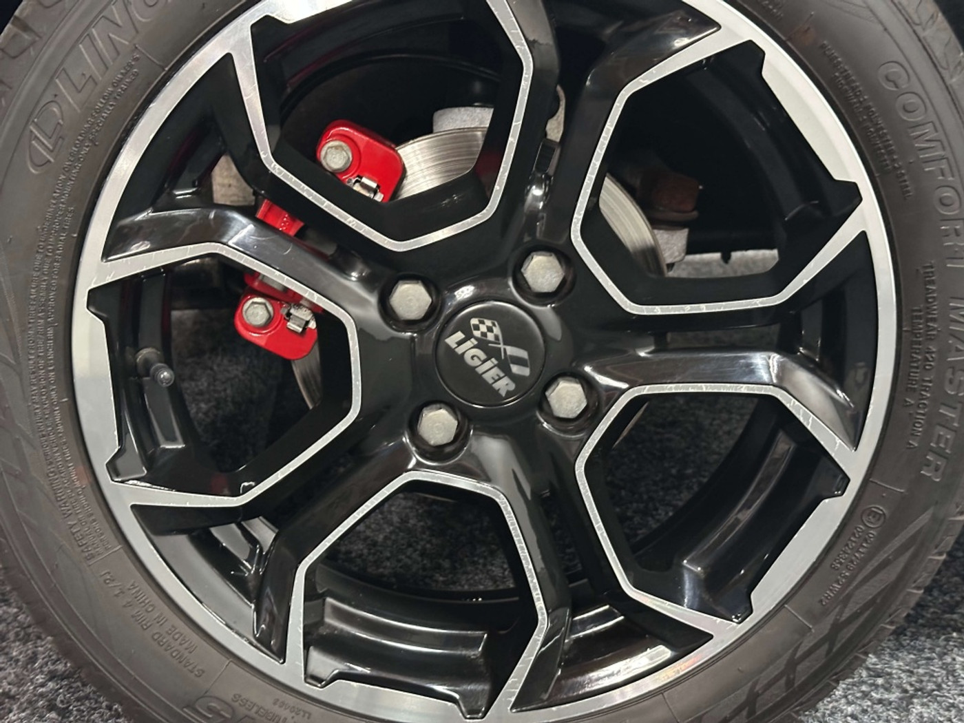 Foto van Ligier Js60