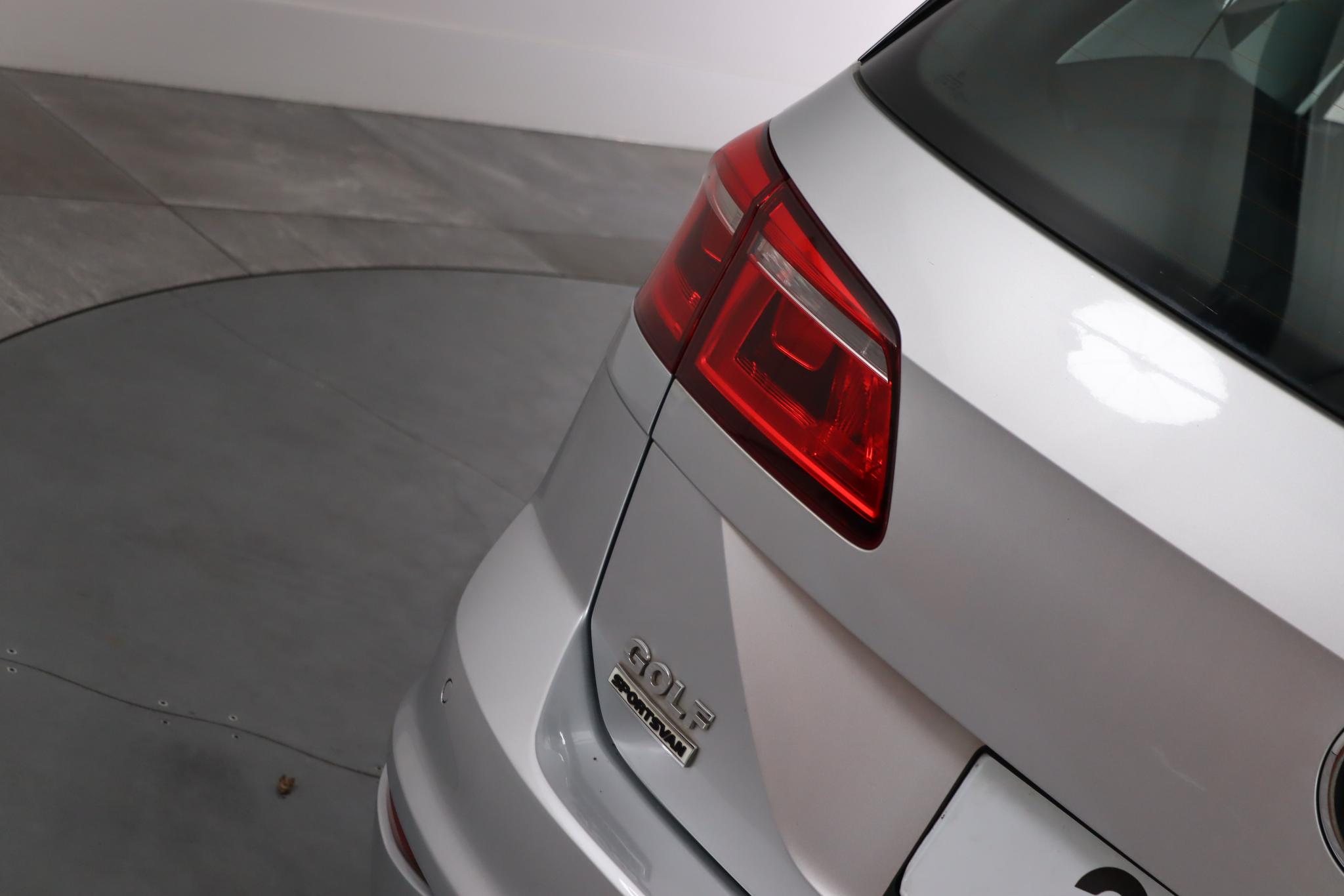 Foto van Volkswagen Golf Sportsvan