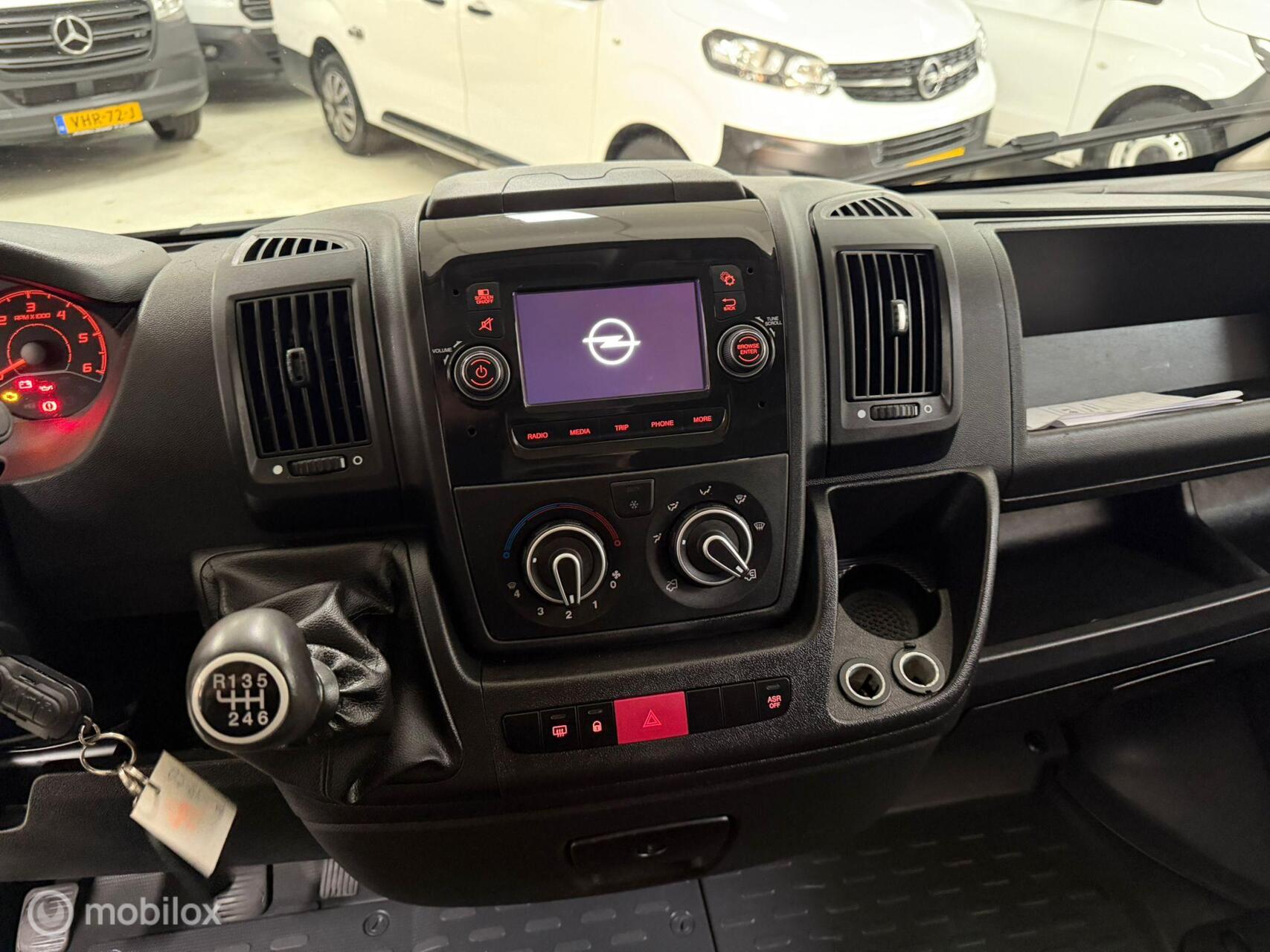 Foto van Opel Movano