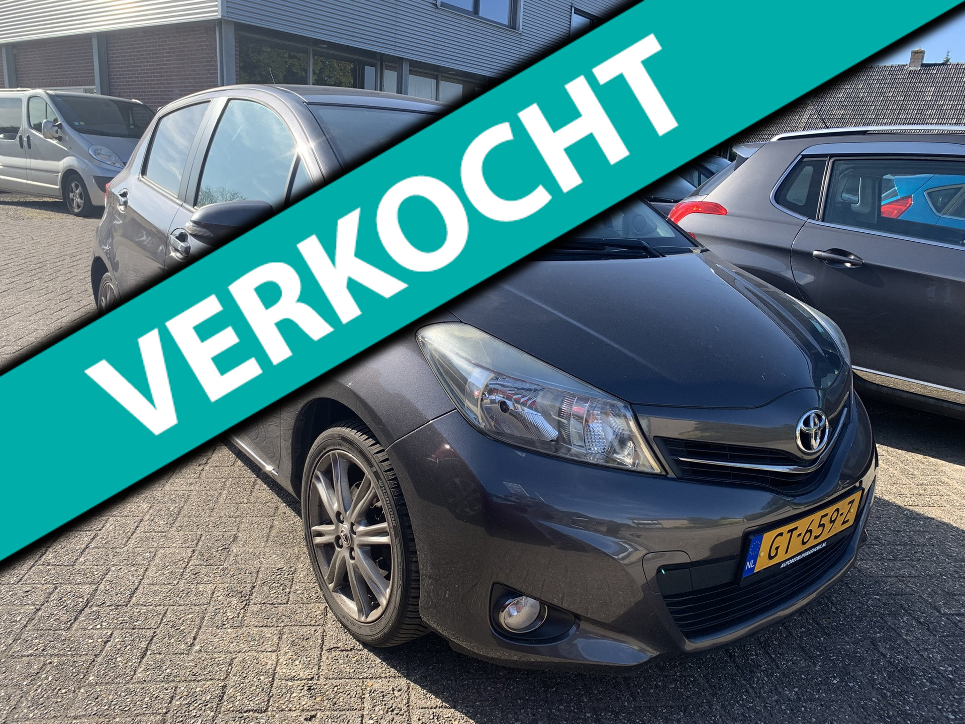 Toyota Toyota Yaris 1.3 VVT-i Aspiration 2012 € 5.950,- Airco Afn. Trekhaak 1Jr. Apk 2012 - voorkant