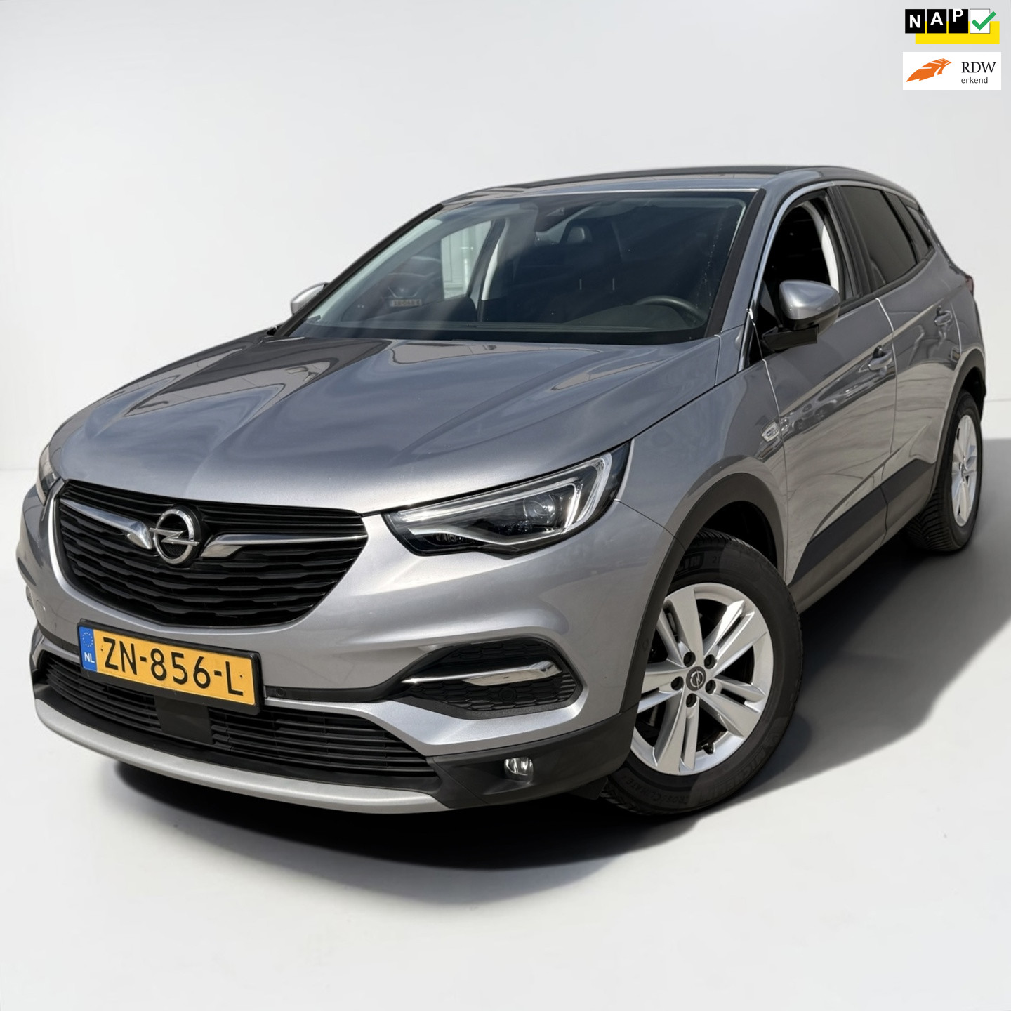 Opel Grandland X 1.2 Turbo Innovation CAM CARPLAY 2019 - voorkant
