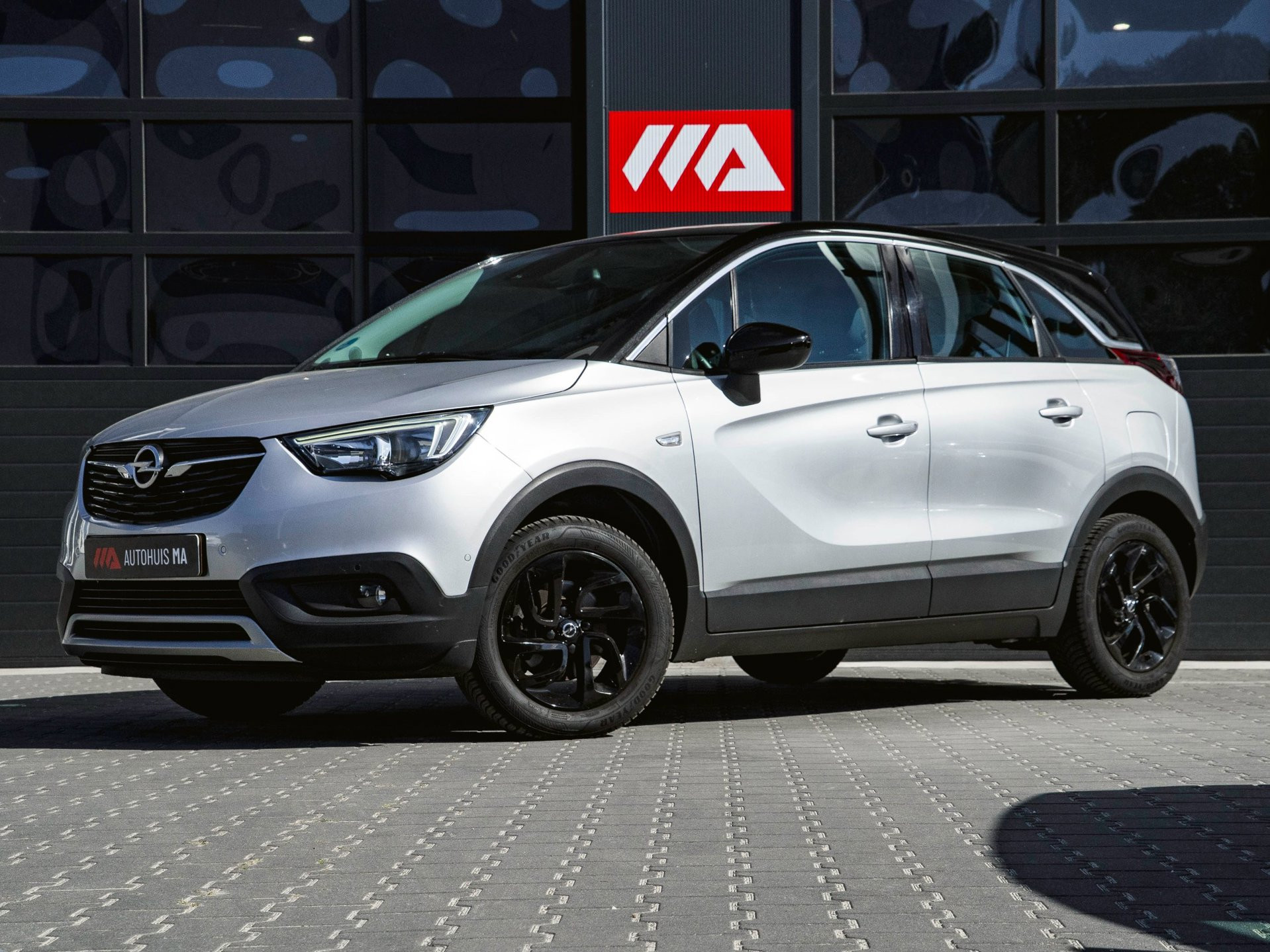 Opel Crossland X 1.2 120 Jaar Edition | CAMERA | CLIMA | TREKHAAK 2019 - voorkant