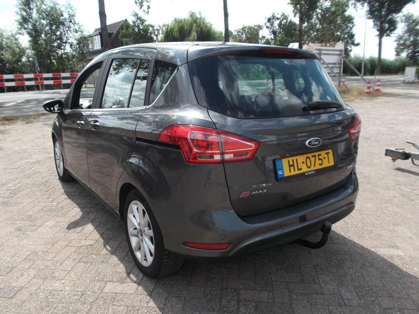 Foto van Ford B-max