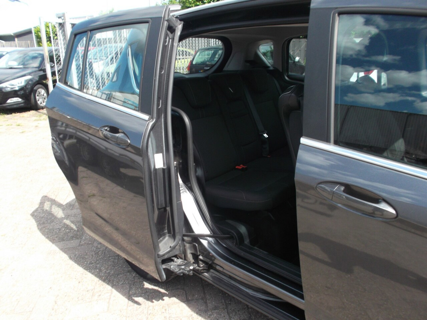 Foto van Ford B-max