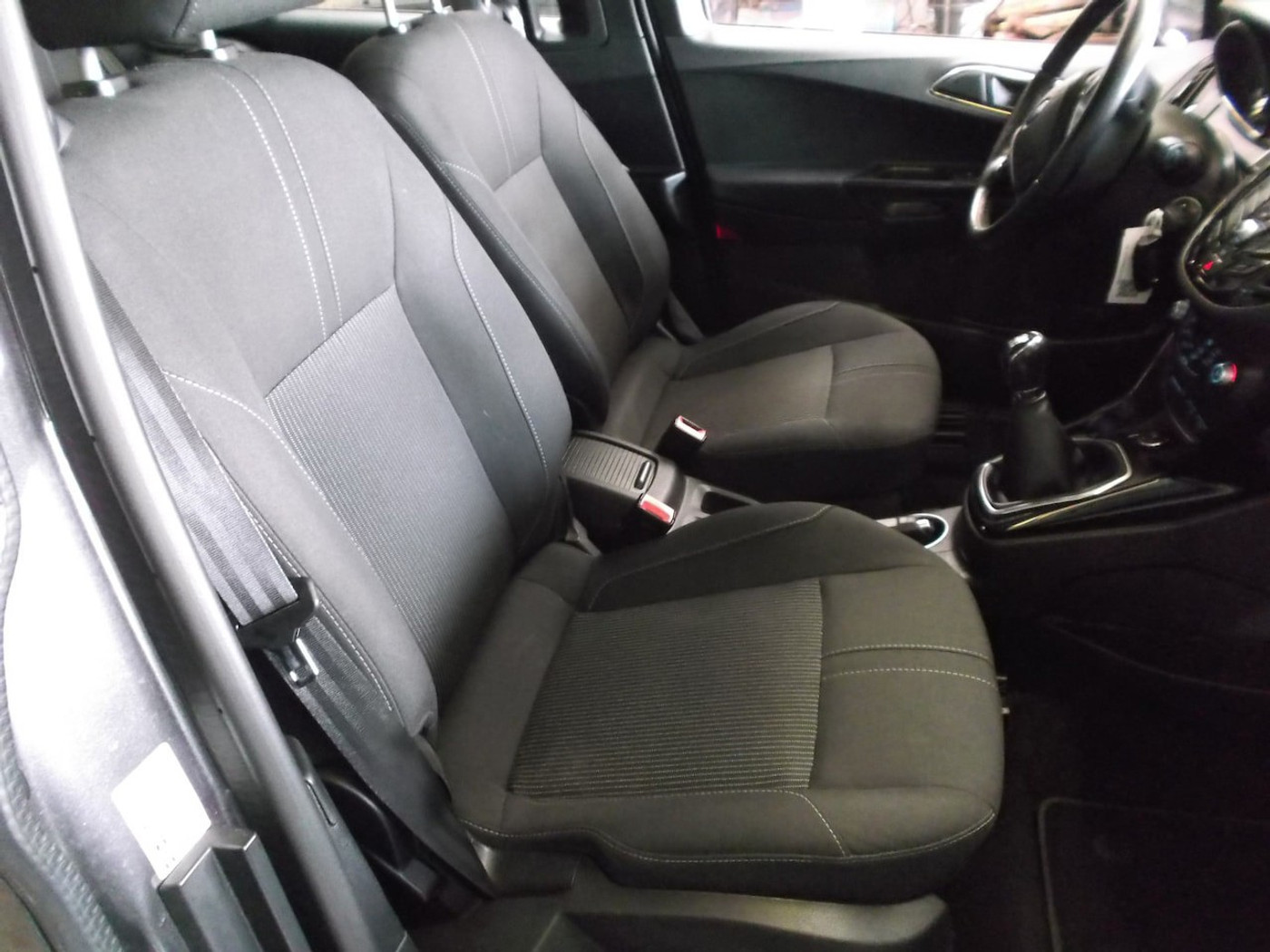 Foto van Ford B-max