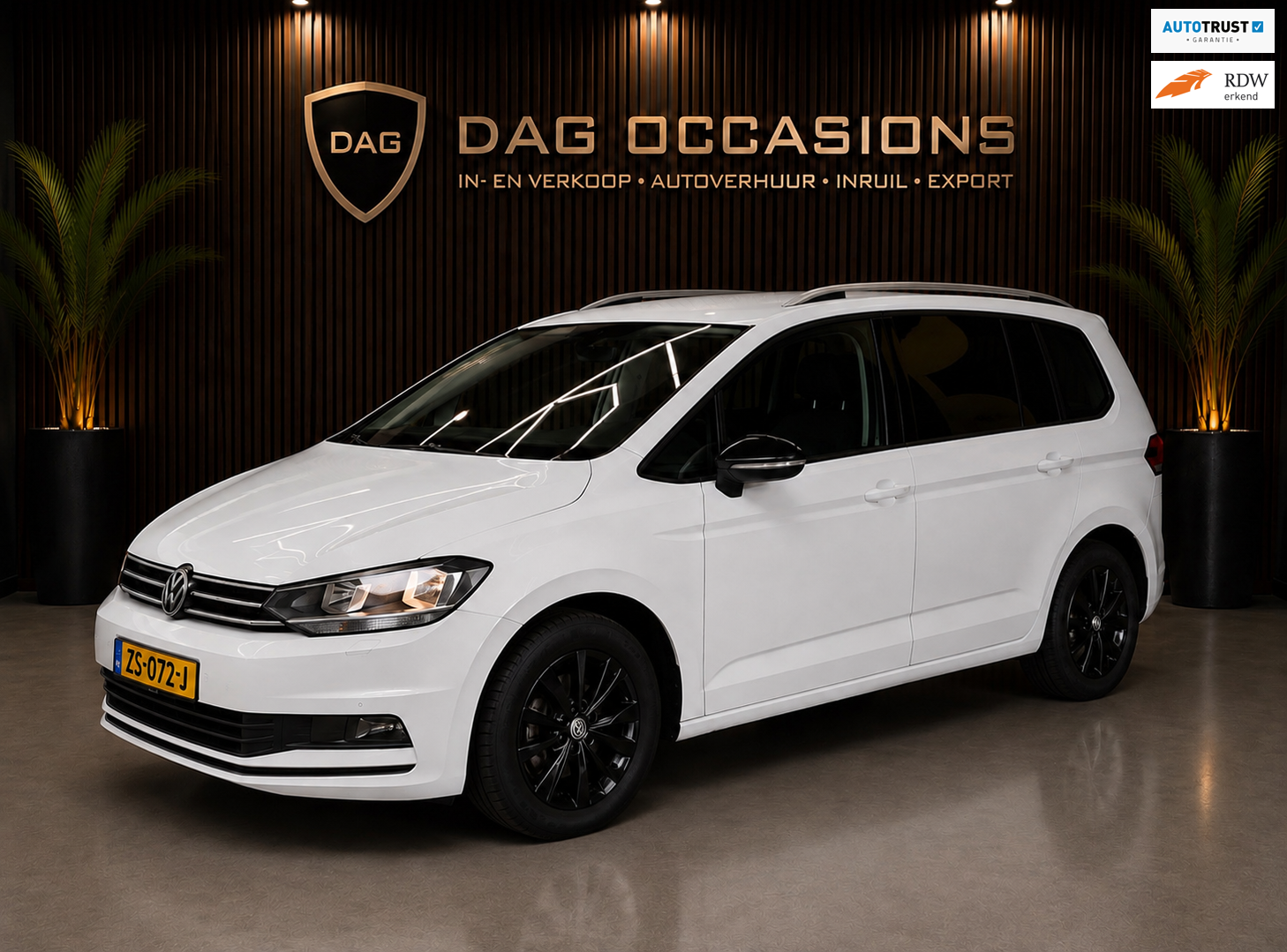 Volkswagen Touran 1.5 TSI Business CAMERA|AUTOMAAT|ADAPT CRUISE|PDC|TREKHAAK 2019 - voorkant