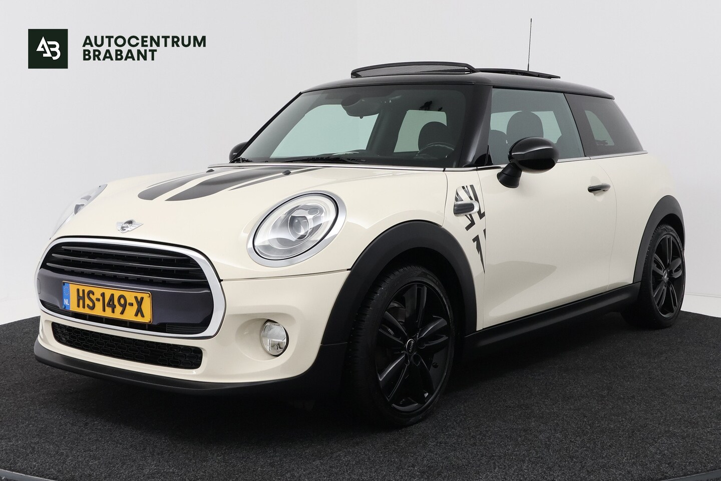 Mini Cooper 1.5 Cooper Chili (PANORAMADAK, GROOT-NAVIGATIE, LED, SPORSTOELEN, CLIMA, DEALER ONDERHOUDEN) 2016 - voorkant