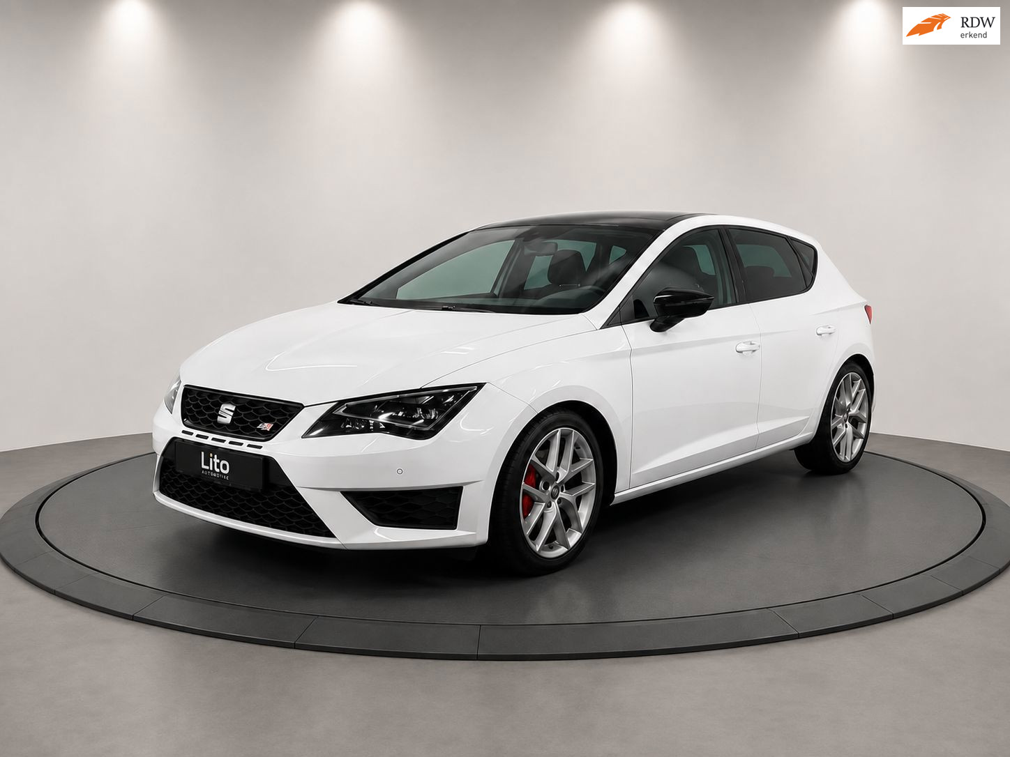 Seat Leon 2.0 TSI Cupra 280 DSG automaat Panoramadak|Schaalstoelen|LED|Seat Sound 2015 - voorkant