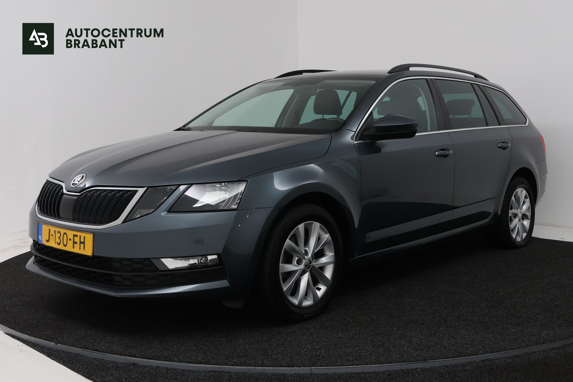 Skoda Octavia 1.5 TSI Greentech Business Edition (CRUISE CONTROL, STOELVERWARMING, NAVIGATIE CARPLAY, PARKEERSENSOREN) 2020 - voorkant