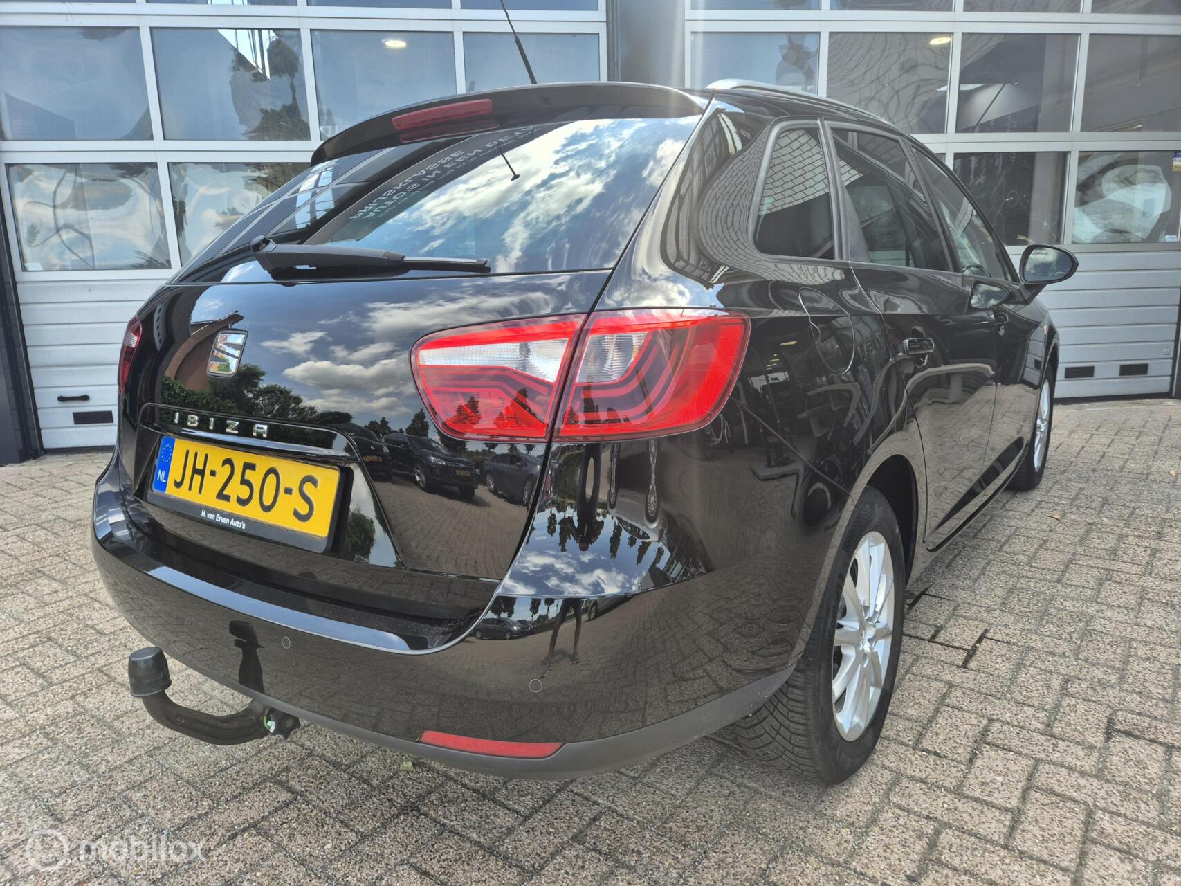 Foto van Seat Ibiza ST