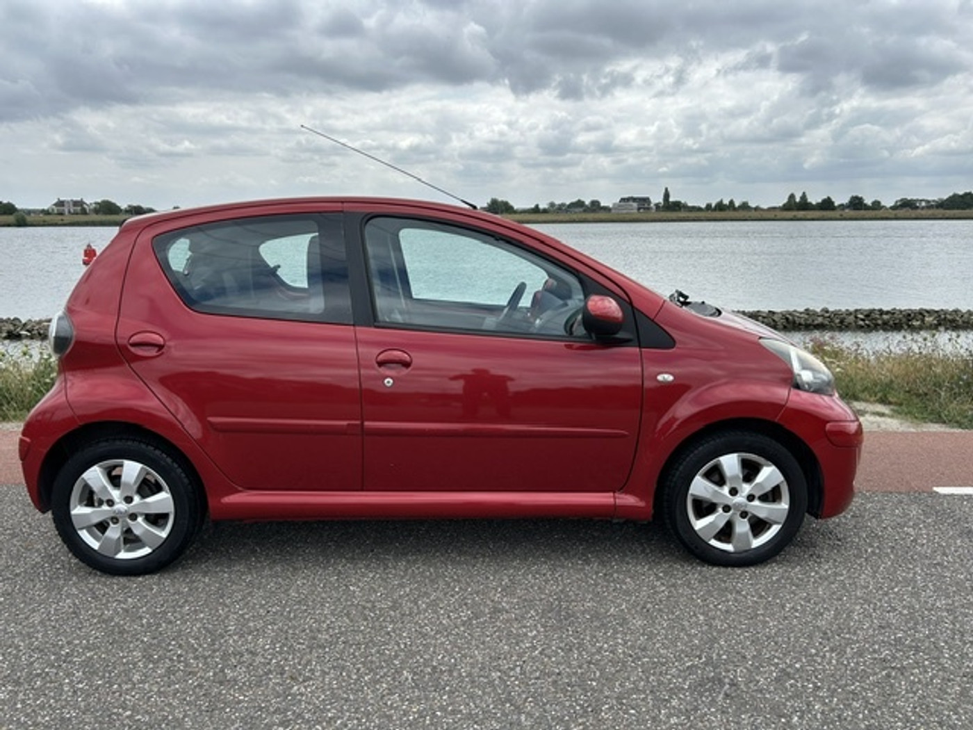 Toyota Toyota Aygo 1.0-12V 2010 116.250 km Nap nwe koppeling airco ijskoud 2010 - voorkant