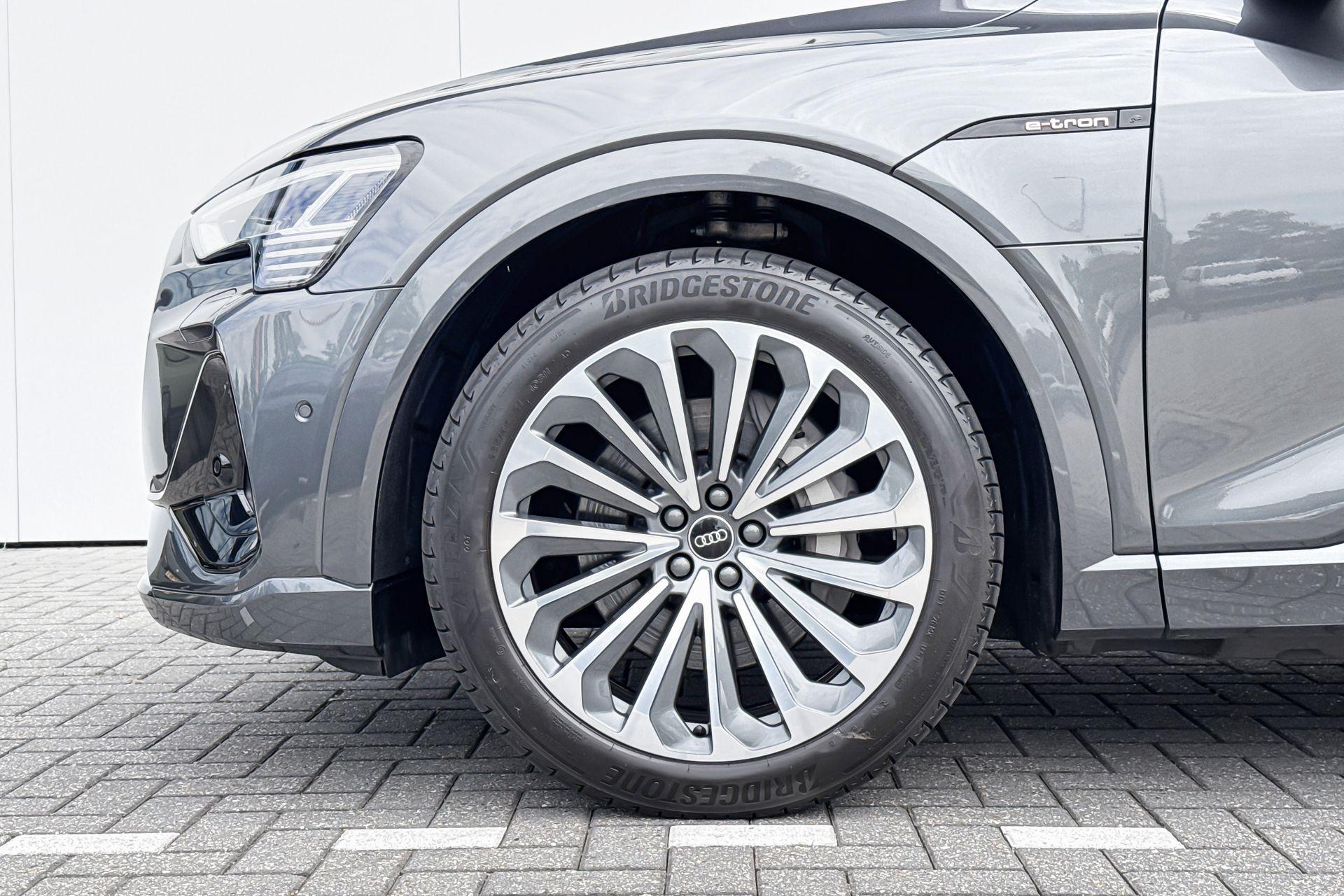 Foto van Audi E-tron 55
