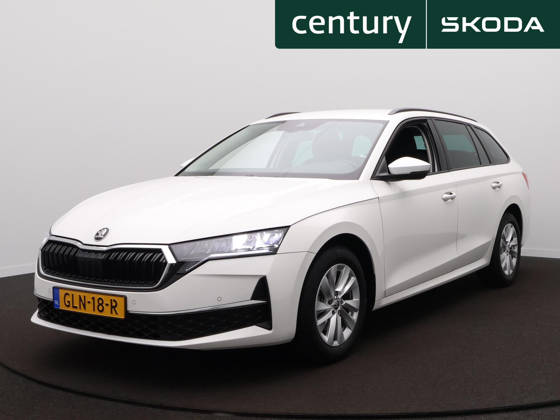 Skoda Octavia 1.5 TSI First Edition 2024 - voorkant