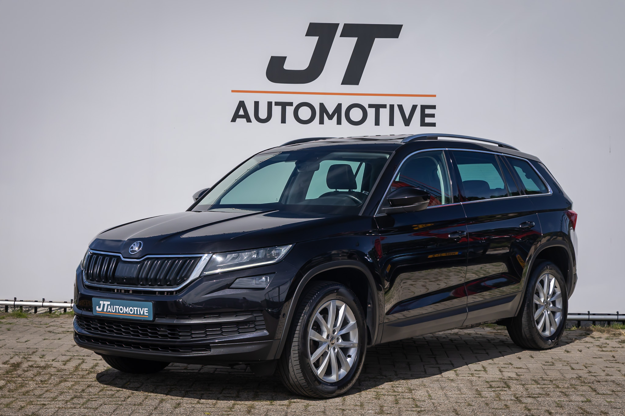Skoda Kodiaq 1.5 TSI Business plus 7persoons NlAuto Pannoramadak | Memory stoel | Canton audio | Elektrische kofferbak | Stoelverwarming | 2021 - voorkant