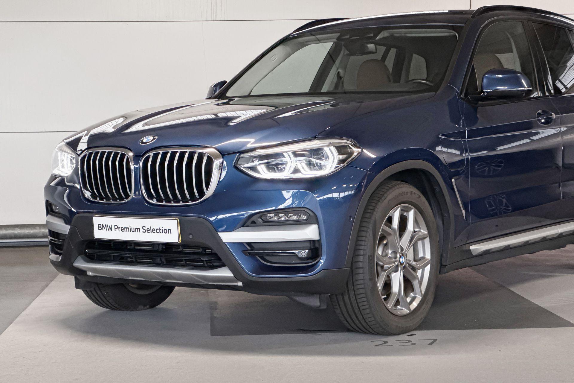 Foto van BMW X3 Xdrive30e