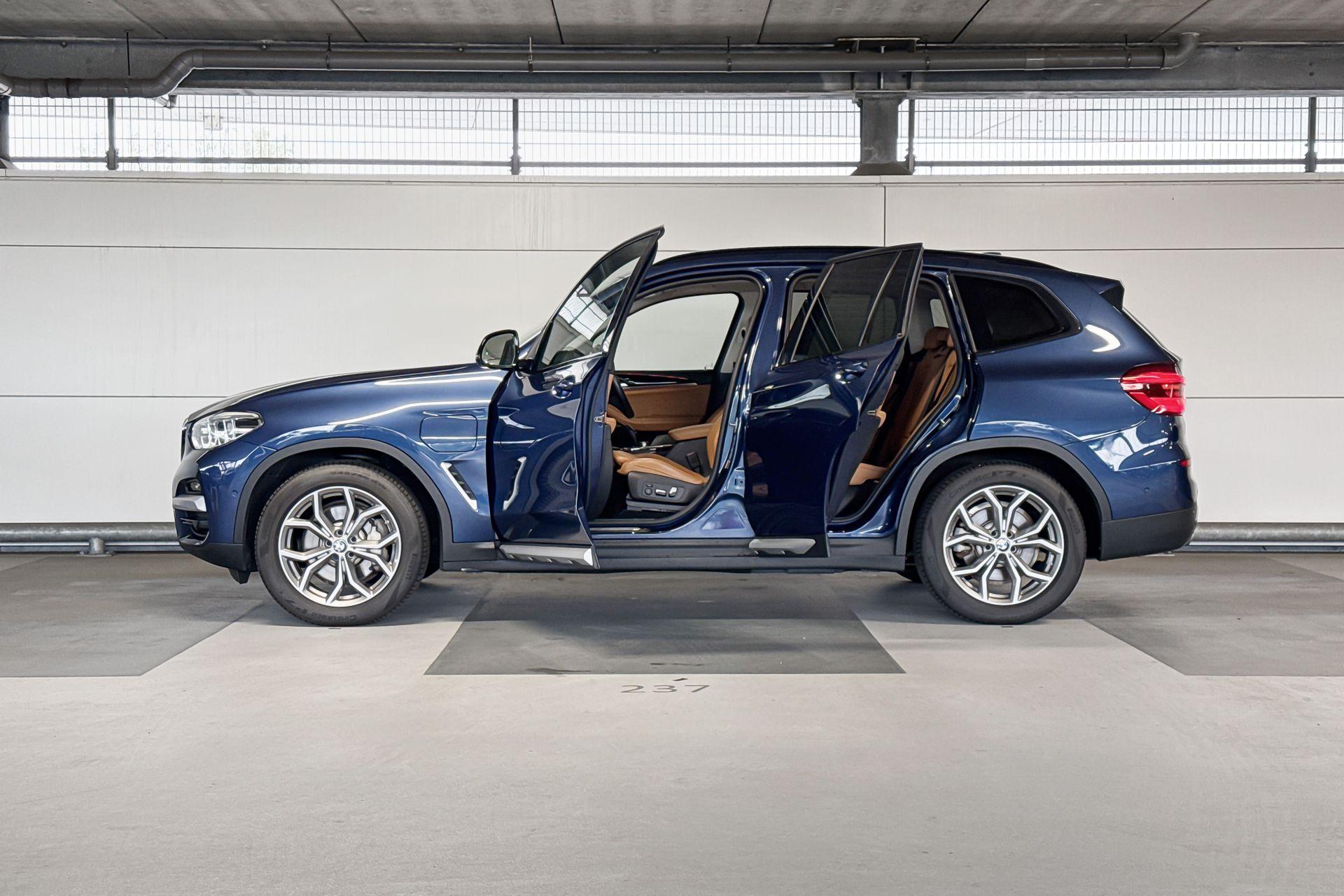 Foto van BMW X3 Xdrive30e