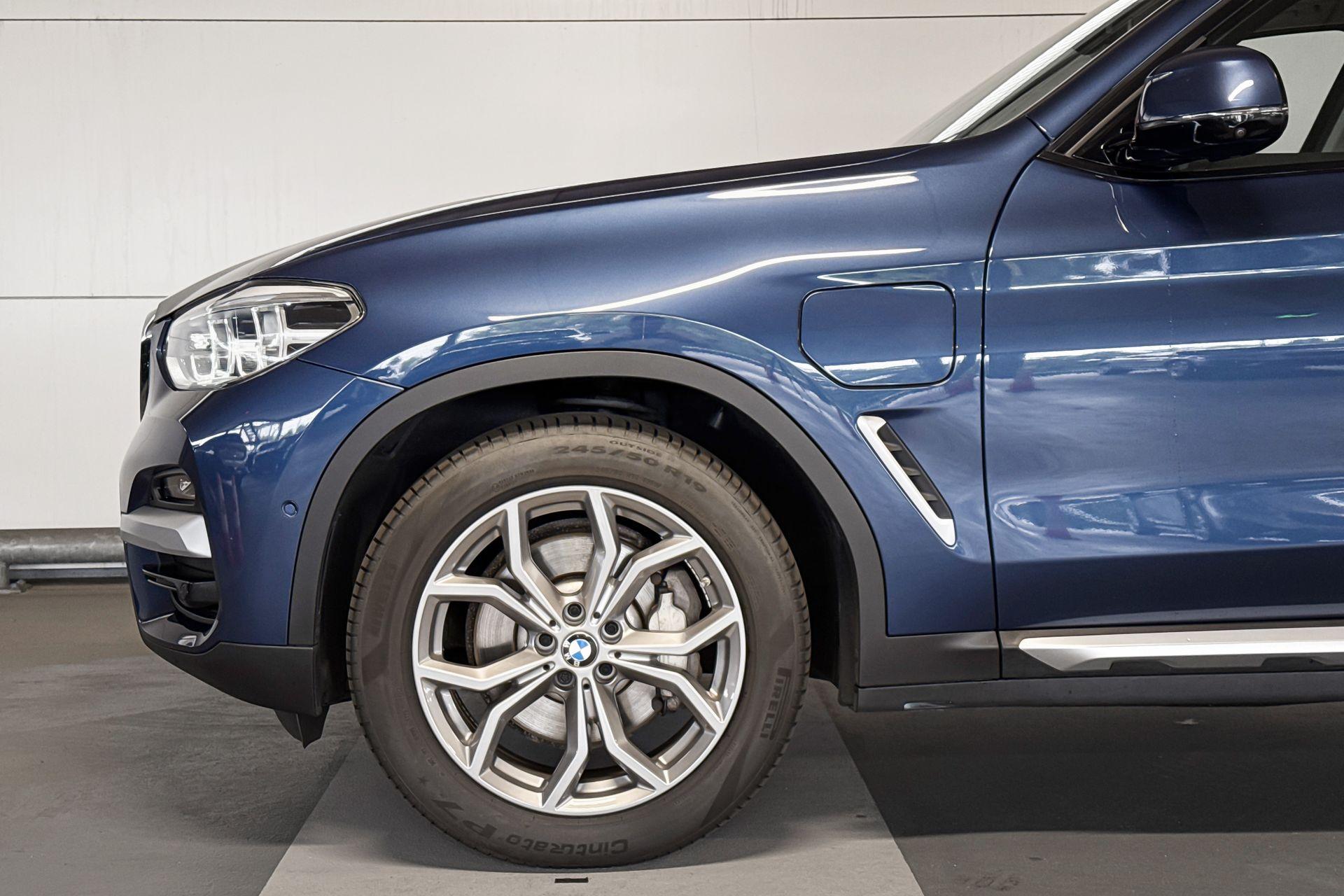 Foto van BMW X3 Xdrive30e