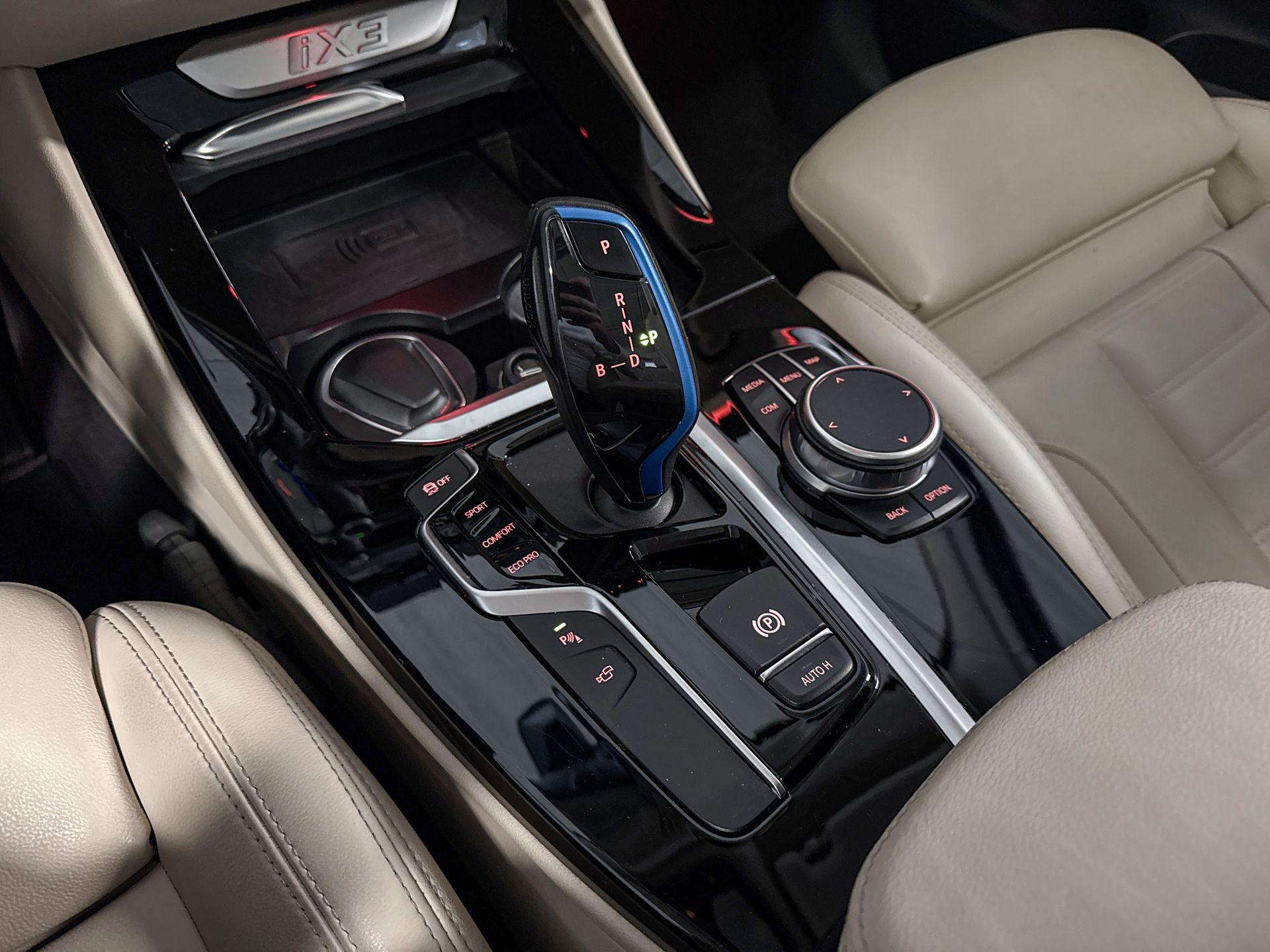 Foto van BMW Ix3