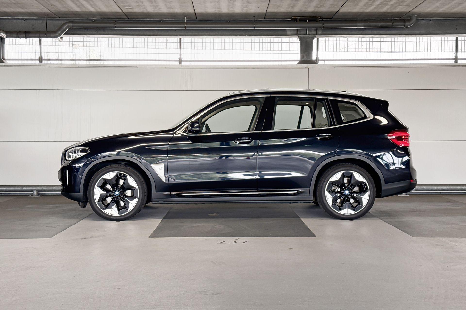 Foto van BMW Ix3