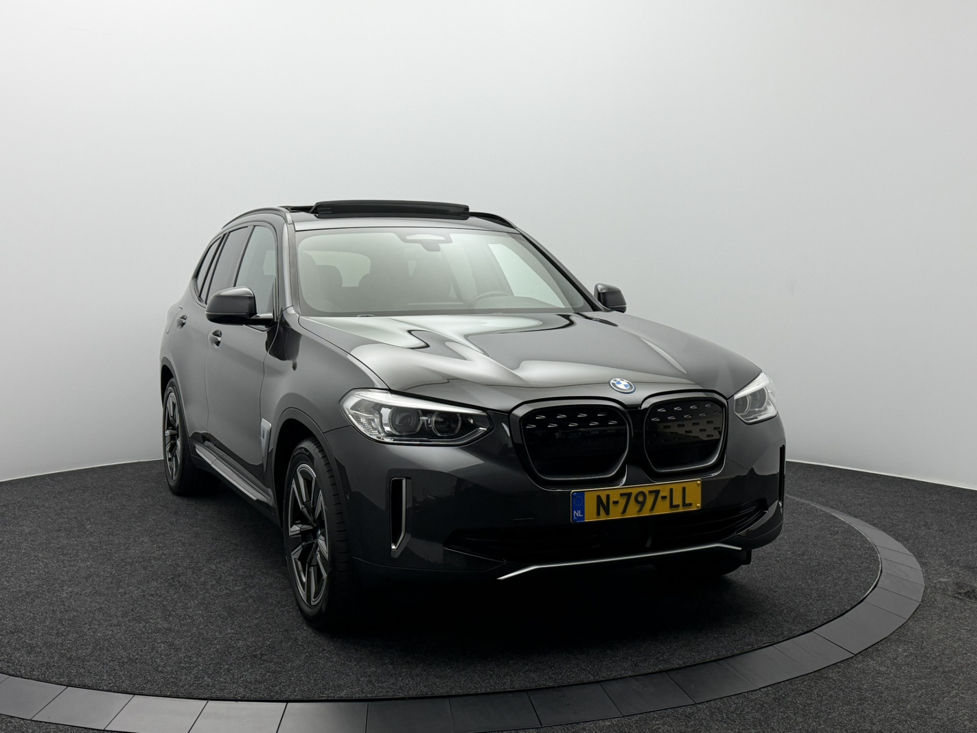 Foto van BMW Ix3