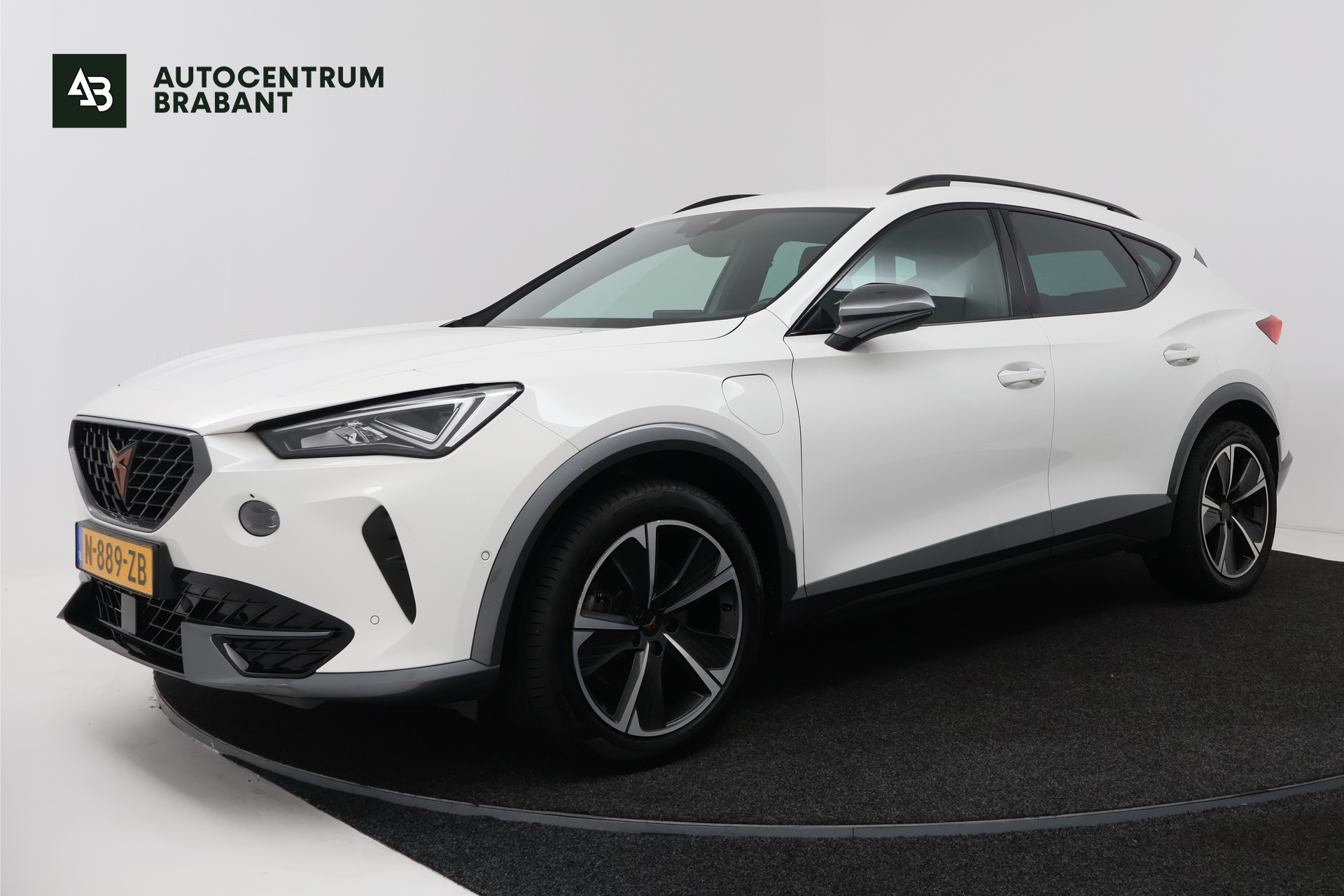 Cupra Formentor E-hybrid 1.4 e-Hybrid Business (STUUR/STOEL VERWARMING, CAMERA, CRUISE ADAPTIEF, NAVIGATIE) 2021 - voorkant