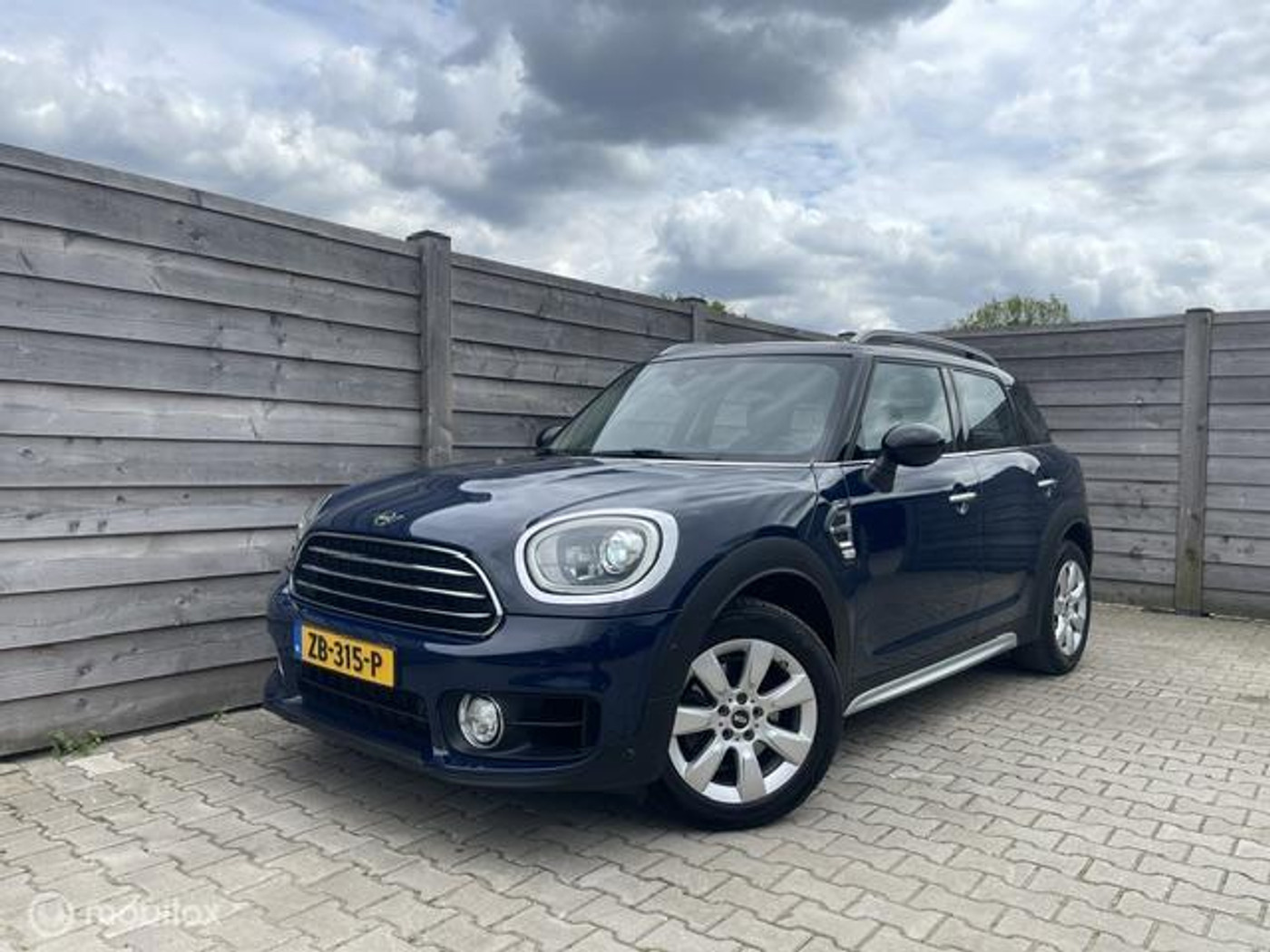 Mini Countryman Cooper 1.5 Cooper Salt Facelift-Ledverl-Ruit/Stoelverw 2019 - voorkant