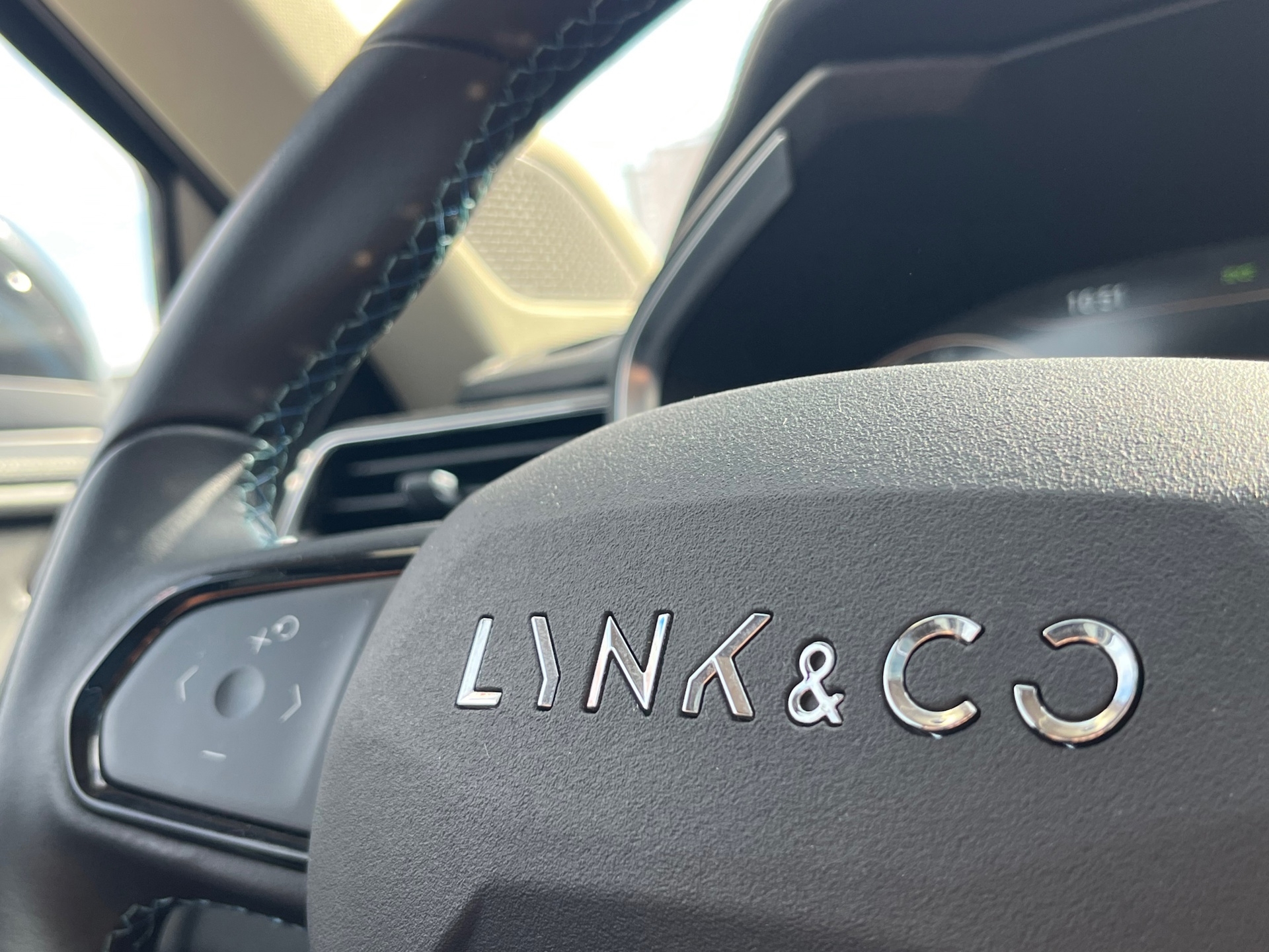 Foto van Lynk&co LYNK & Co 01